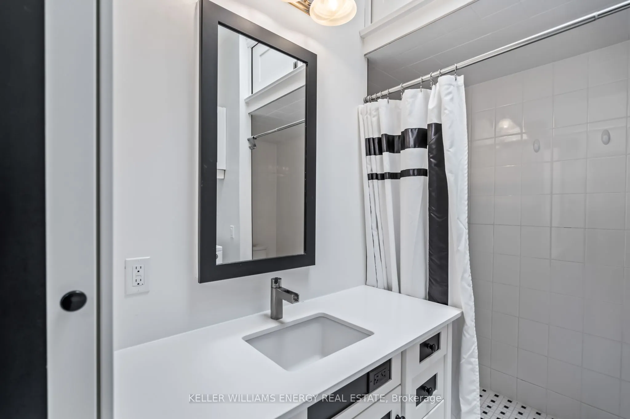 70 Brock Street W
