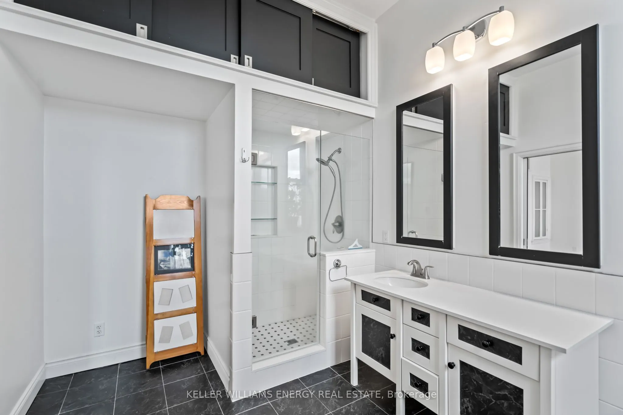 70 Brock Street W