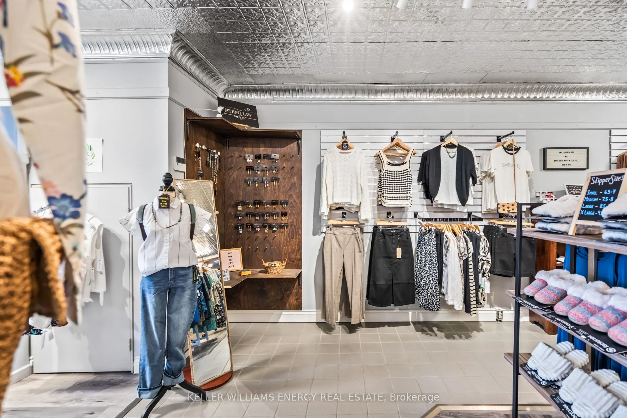 70 Brock Street W