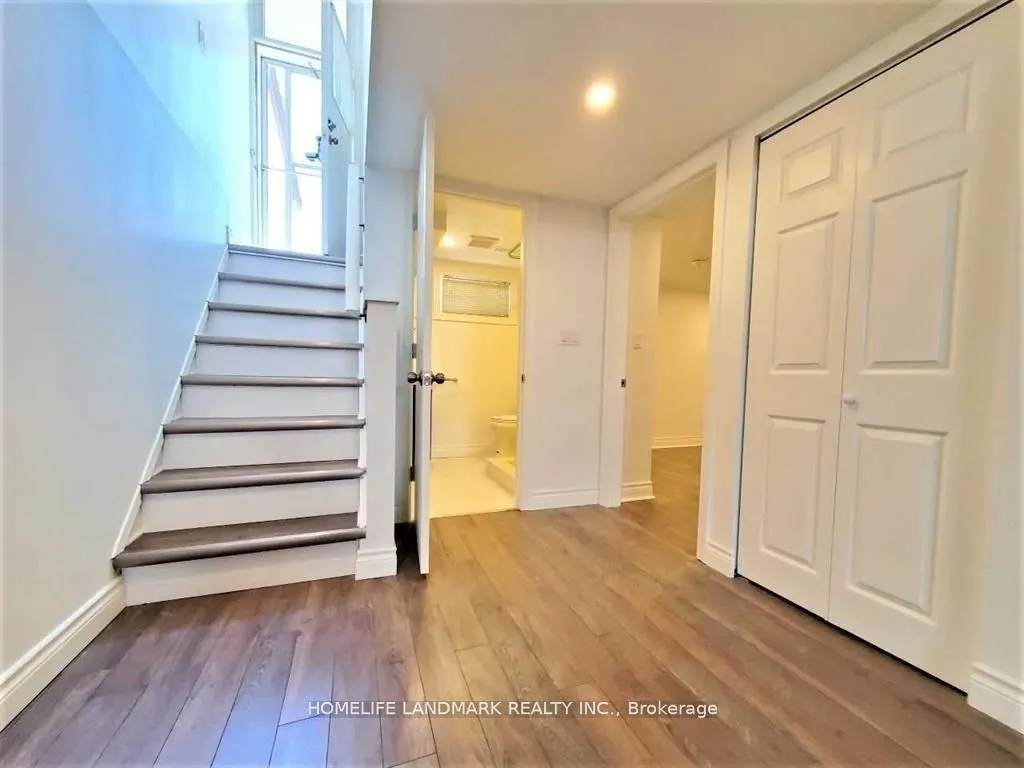 22 Knowles Crescent