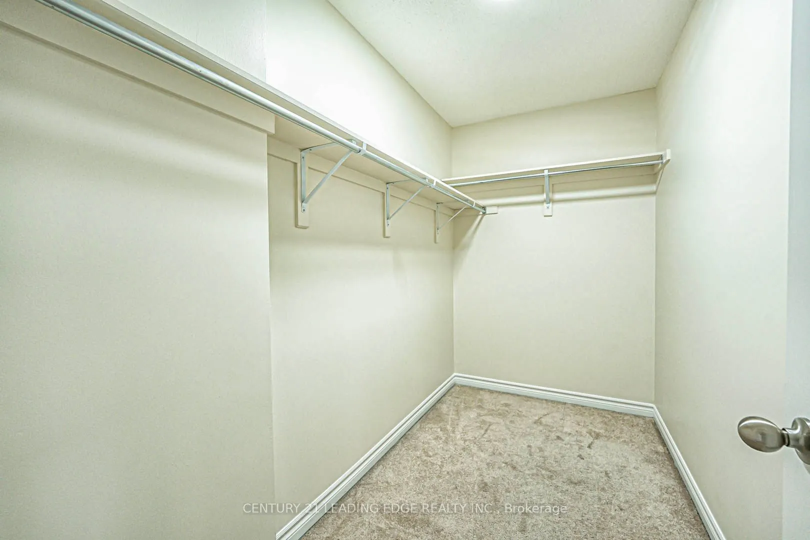 87 Ridge Gate Crescent