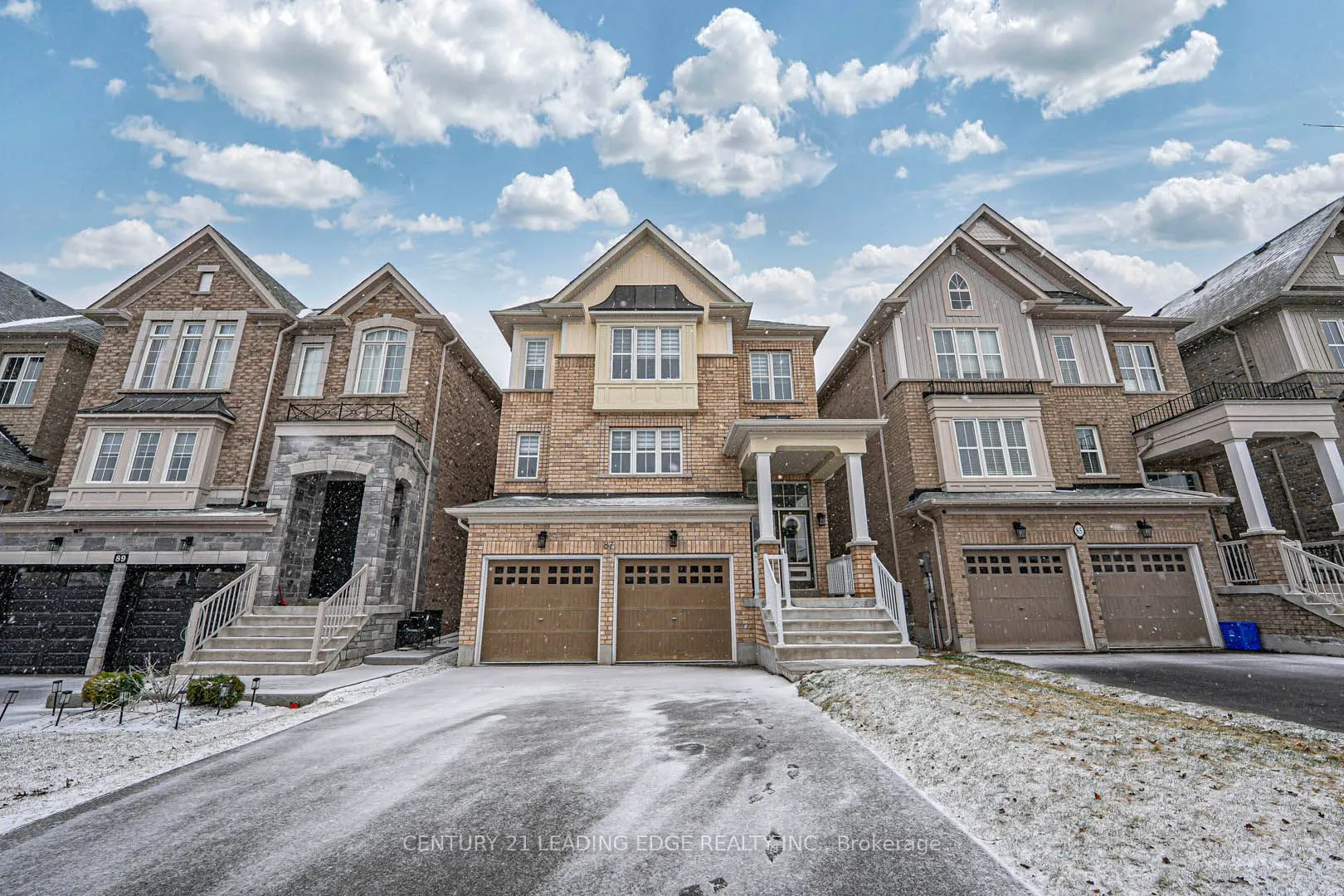 87 Ridge Gate Crescent