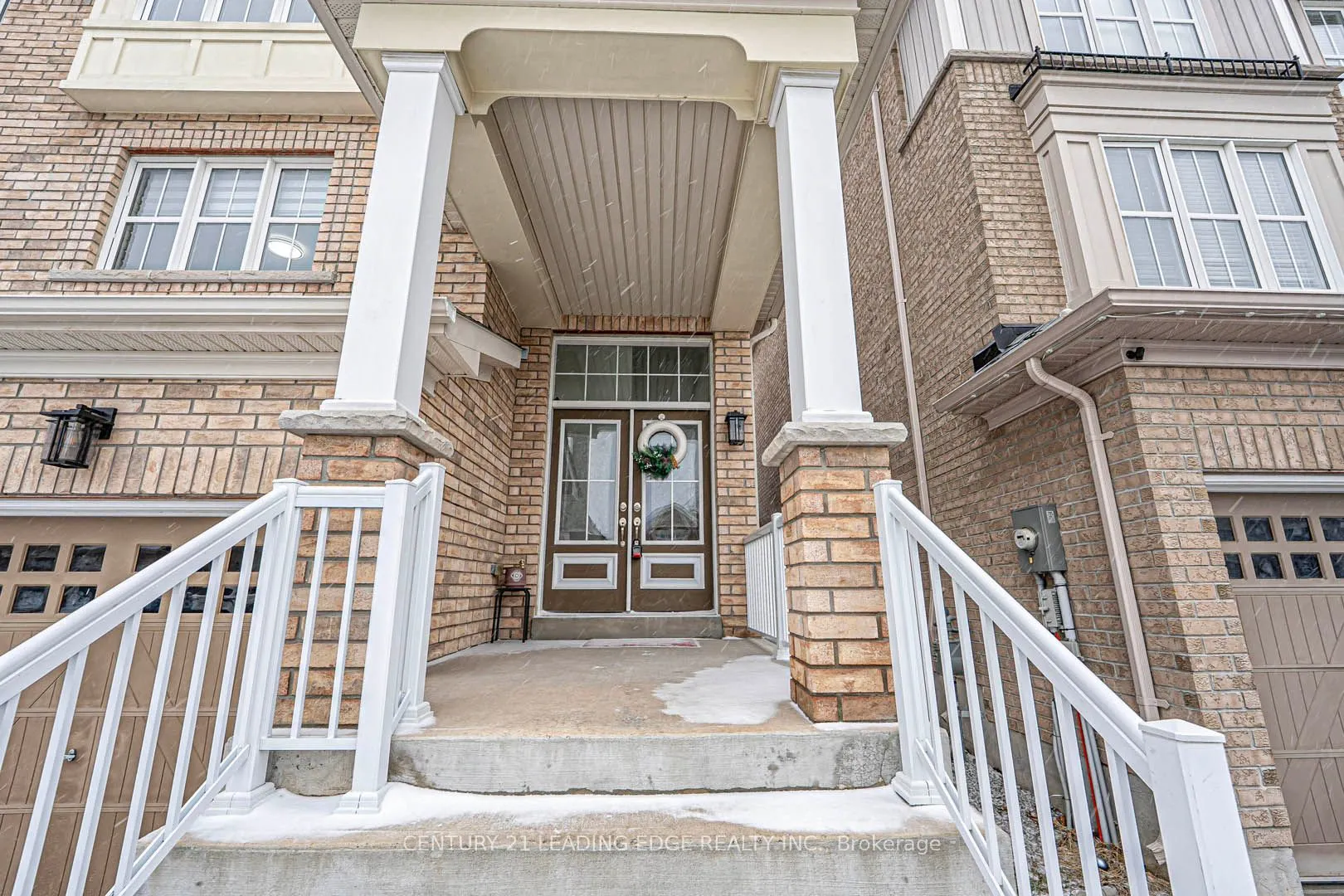 87 Ridge Gate Crescent