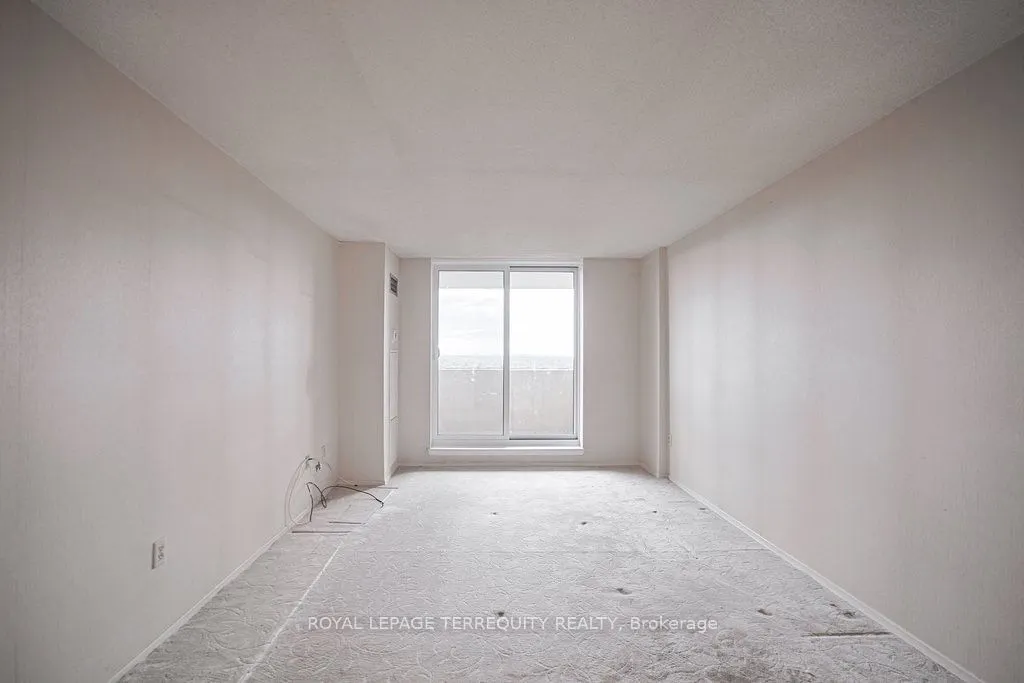 7601 Bathurst Street, #615