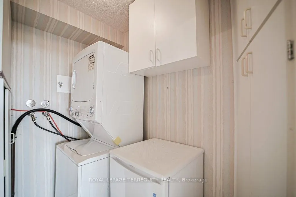 7601 Bathurst Street, #615