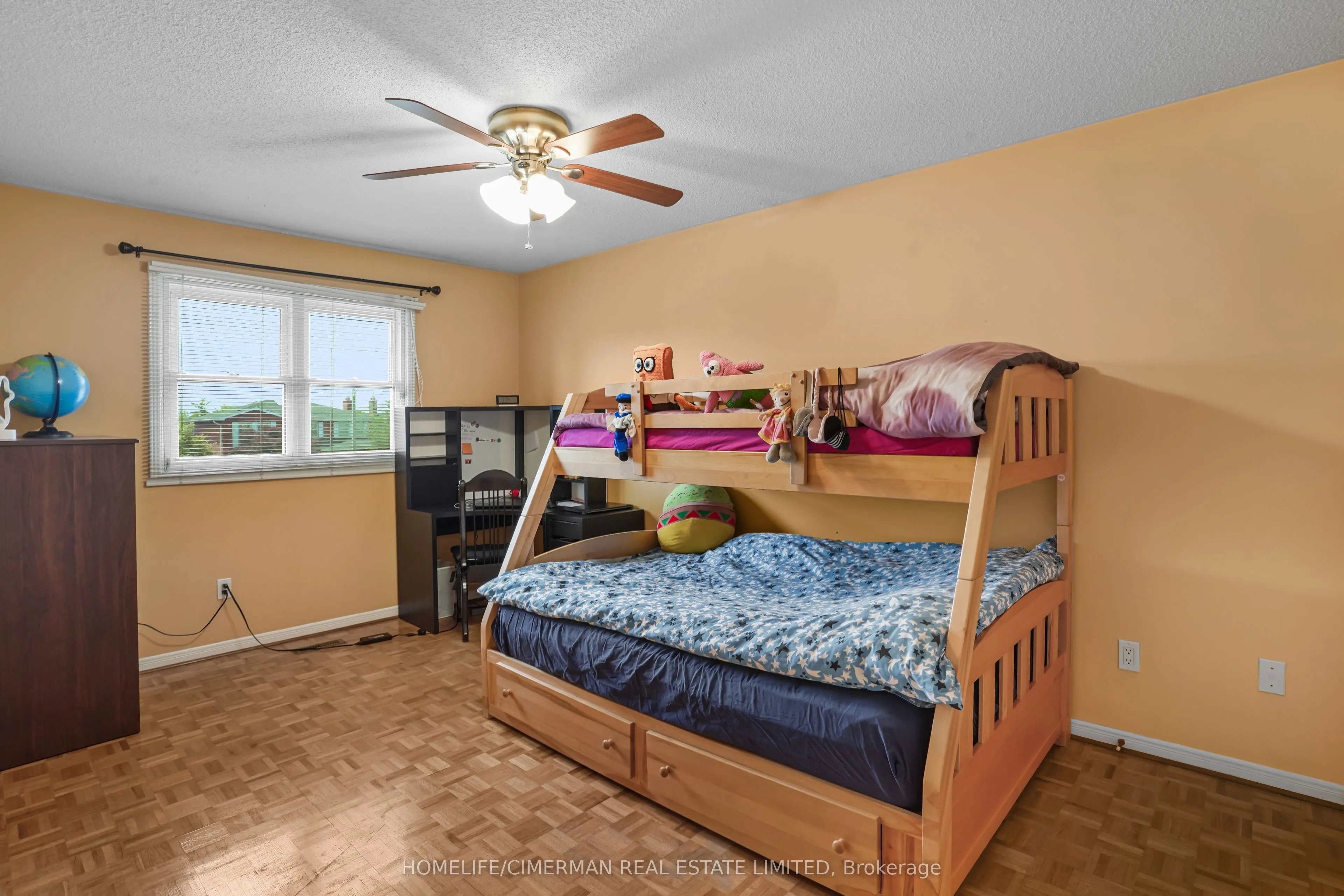 40 Queenston Crescent