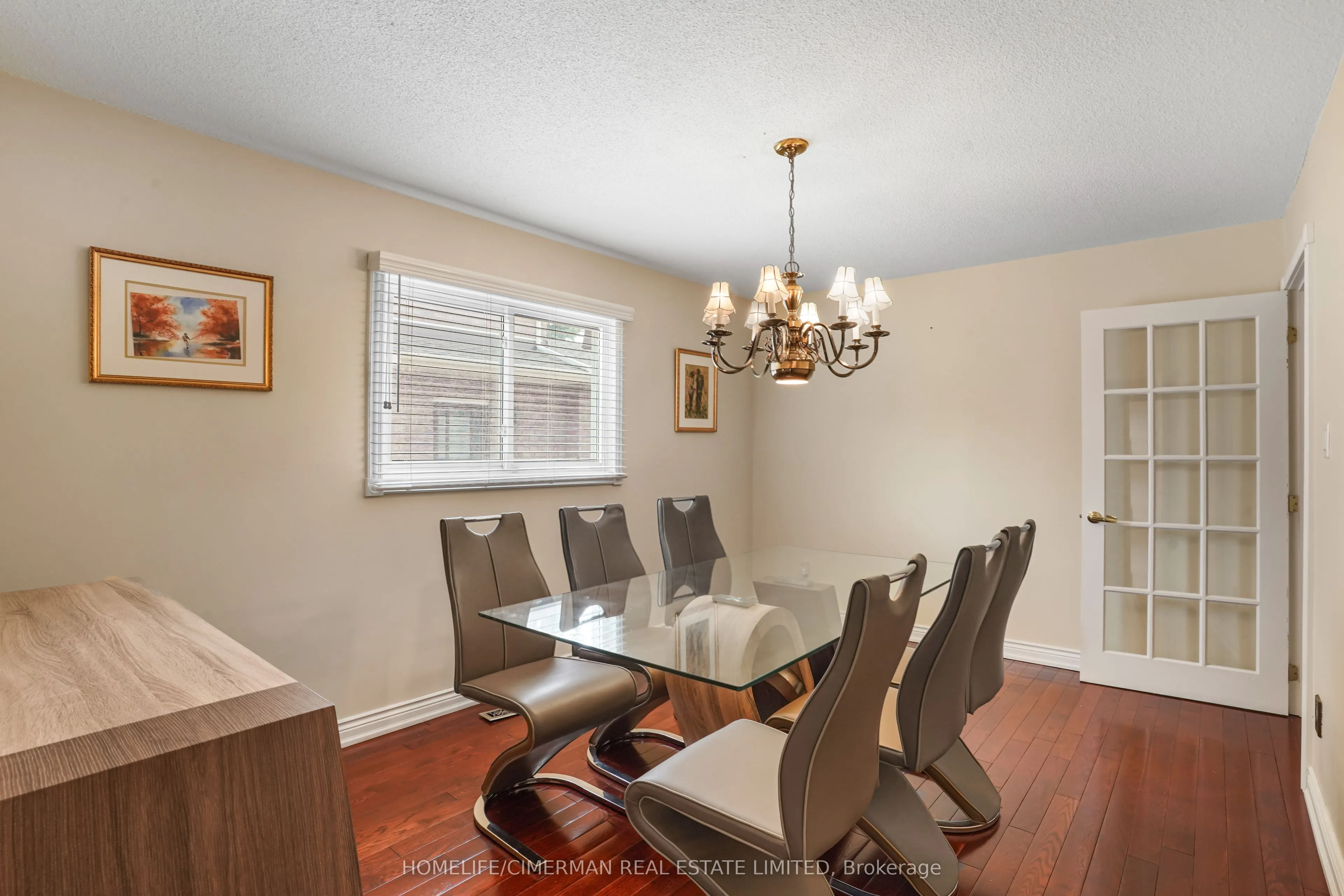 40 Queenston Crescent