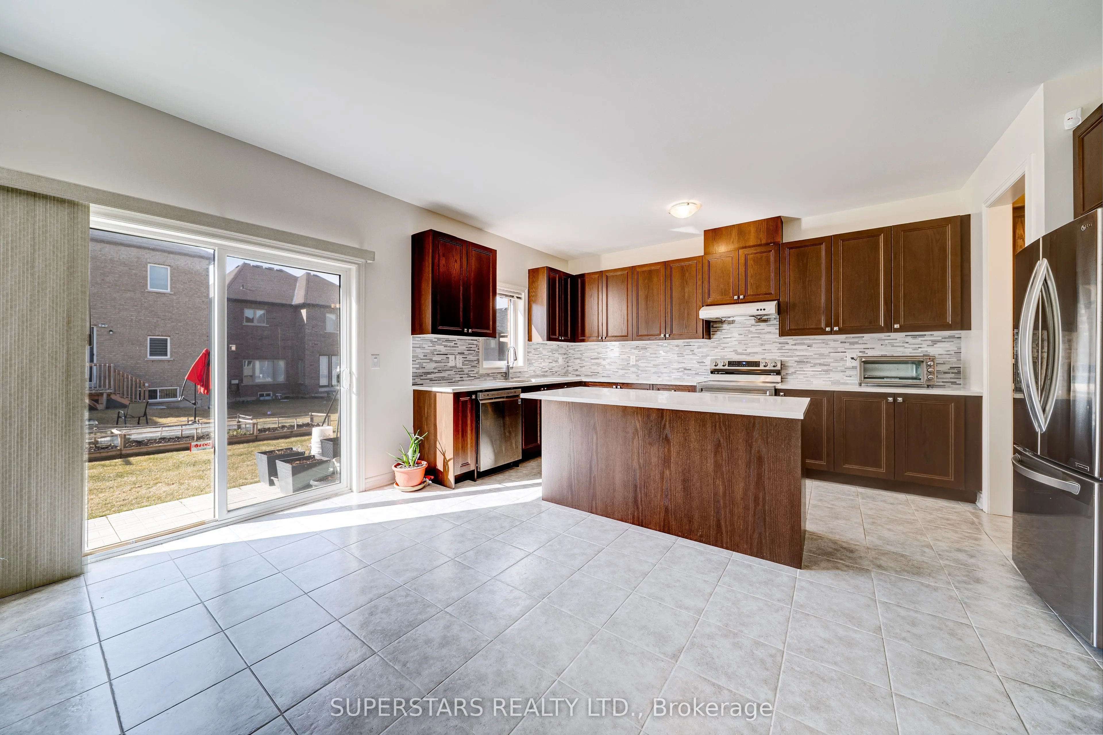 7 Kenneth Ross Bend