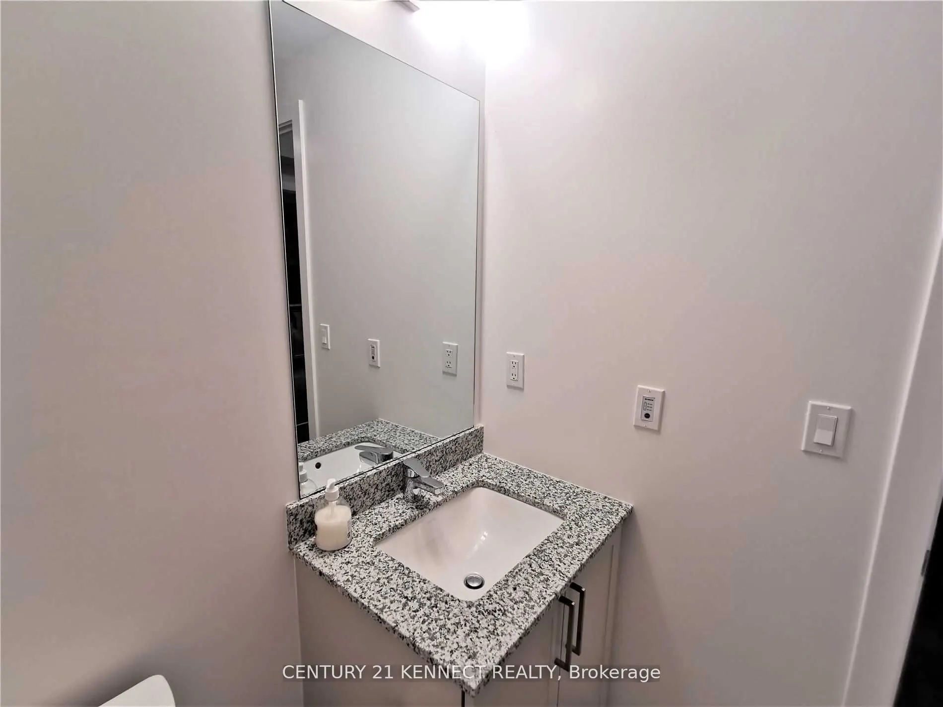 278 Buchanan Drive, #519E