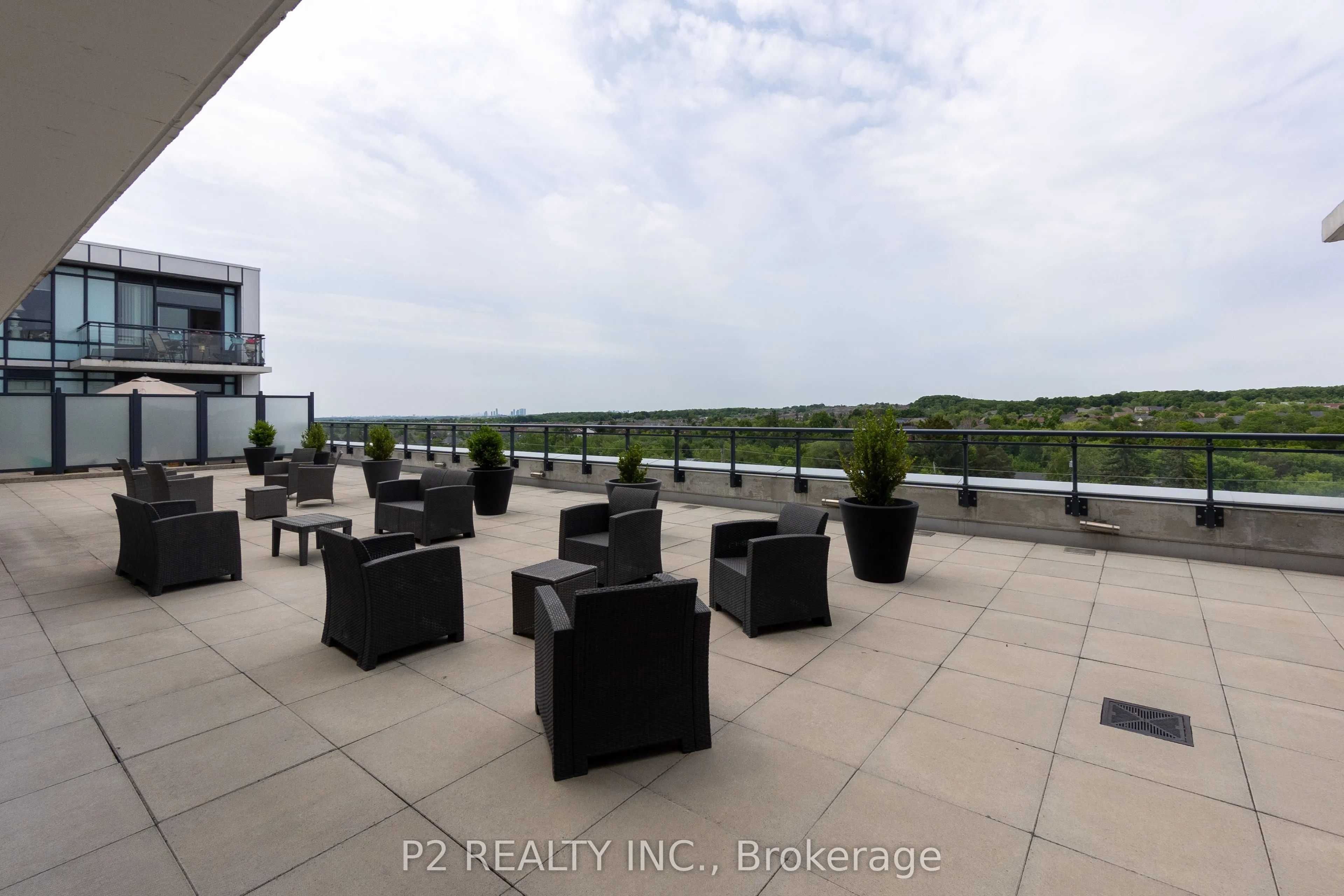 11611 Yonge Street, #716