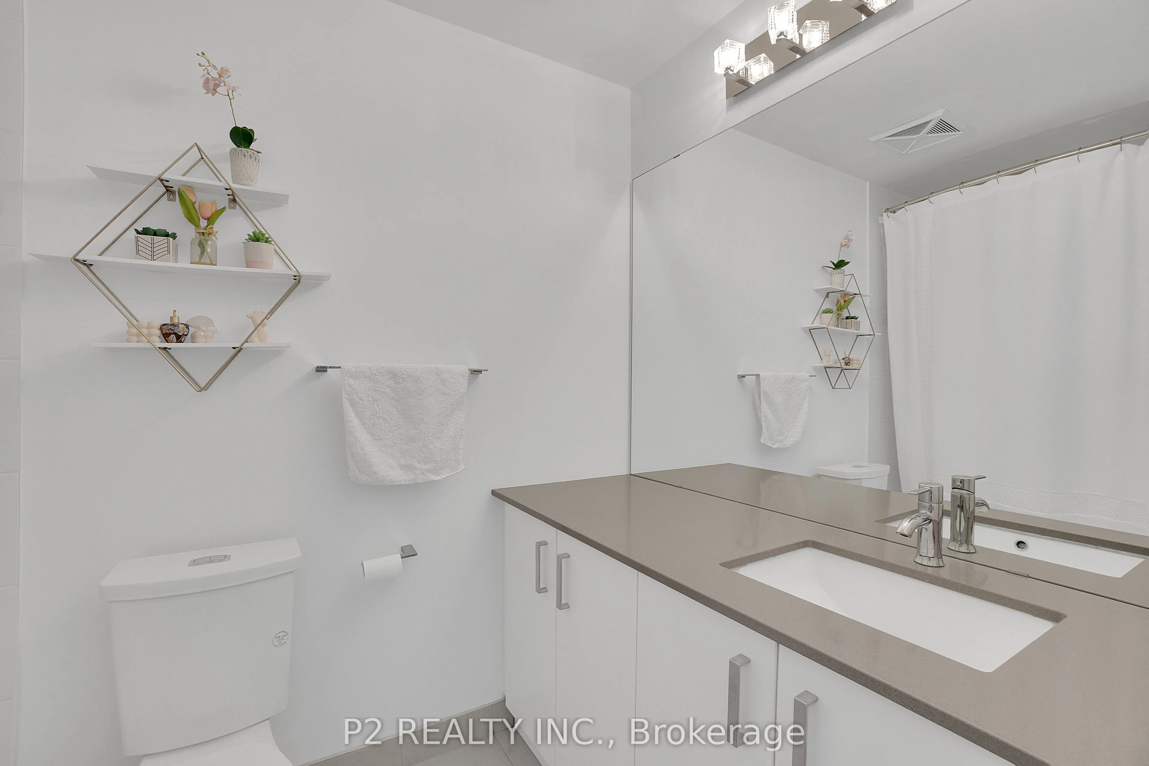 11611 Yonge Street, #716