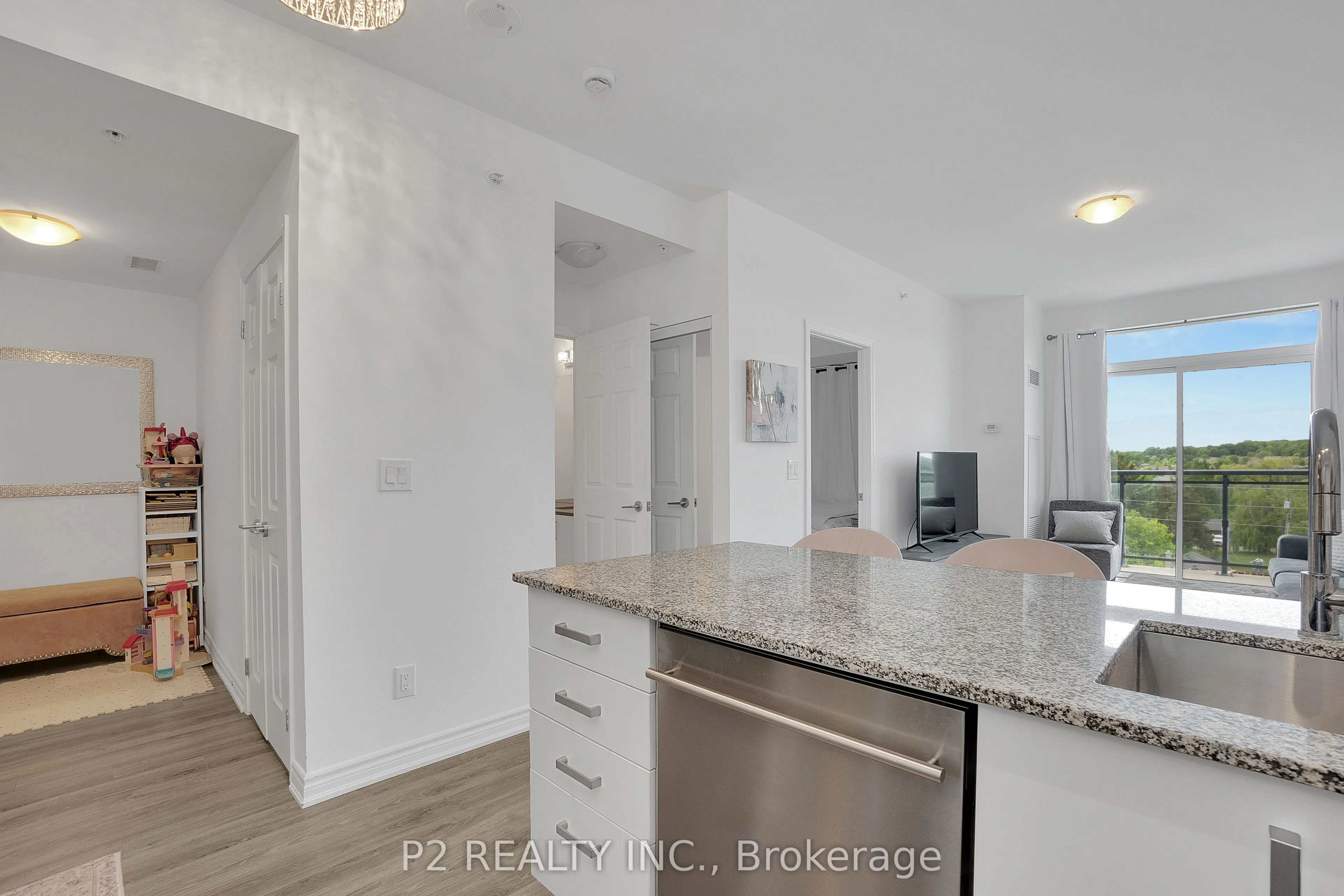 11611 Yonge Street, #716
