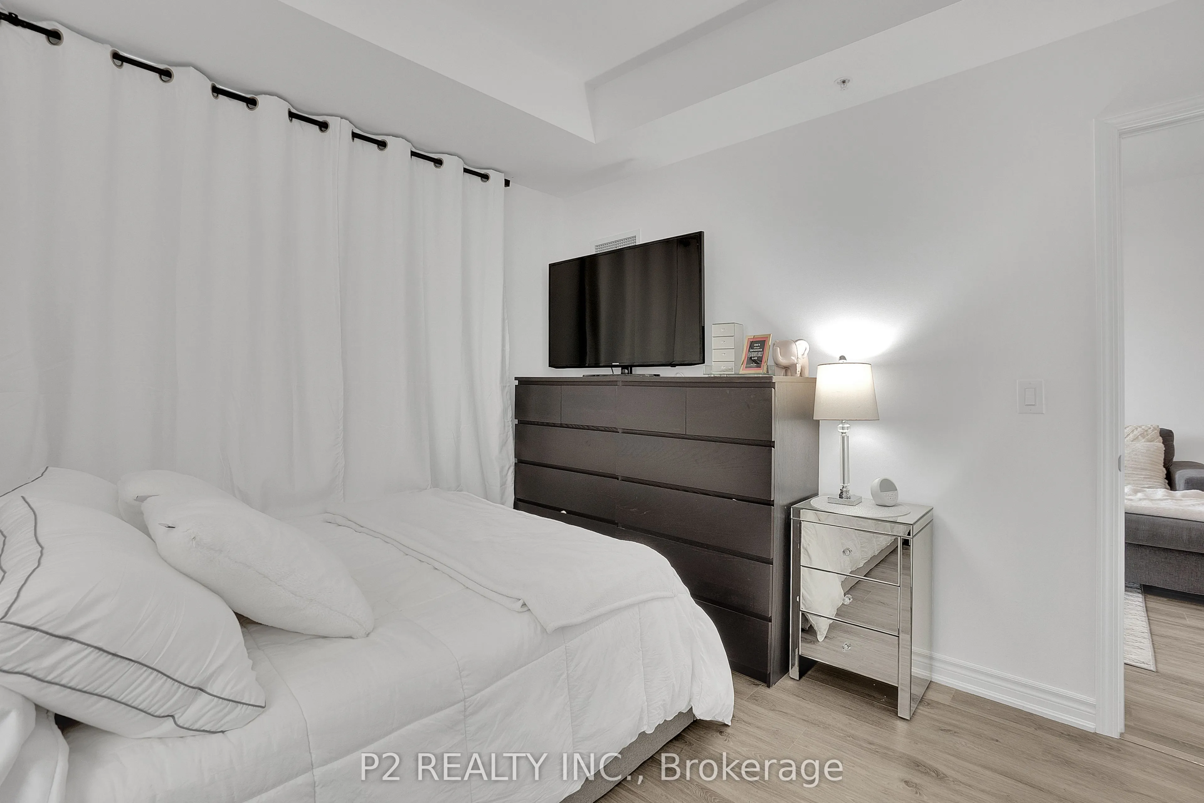 11611 Yonge Street, #716