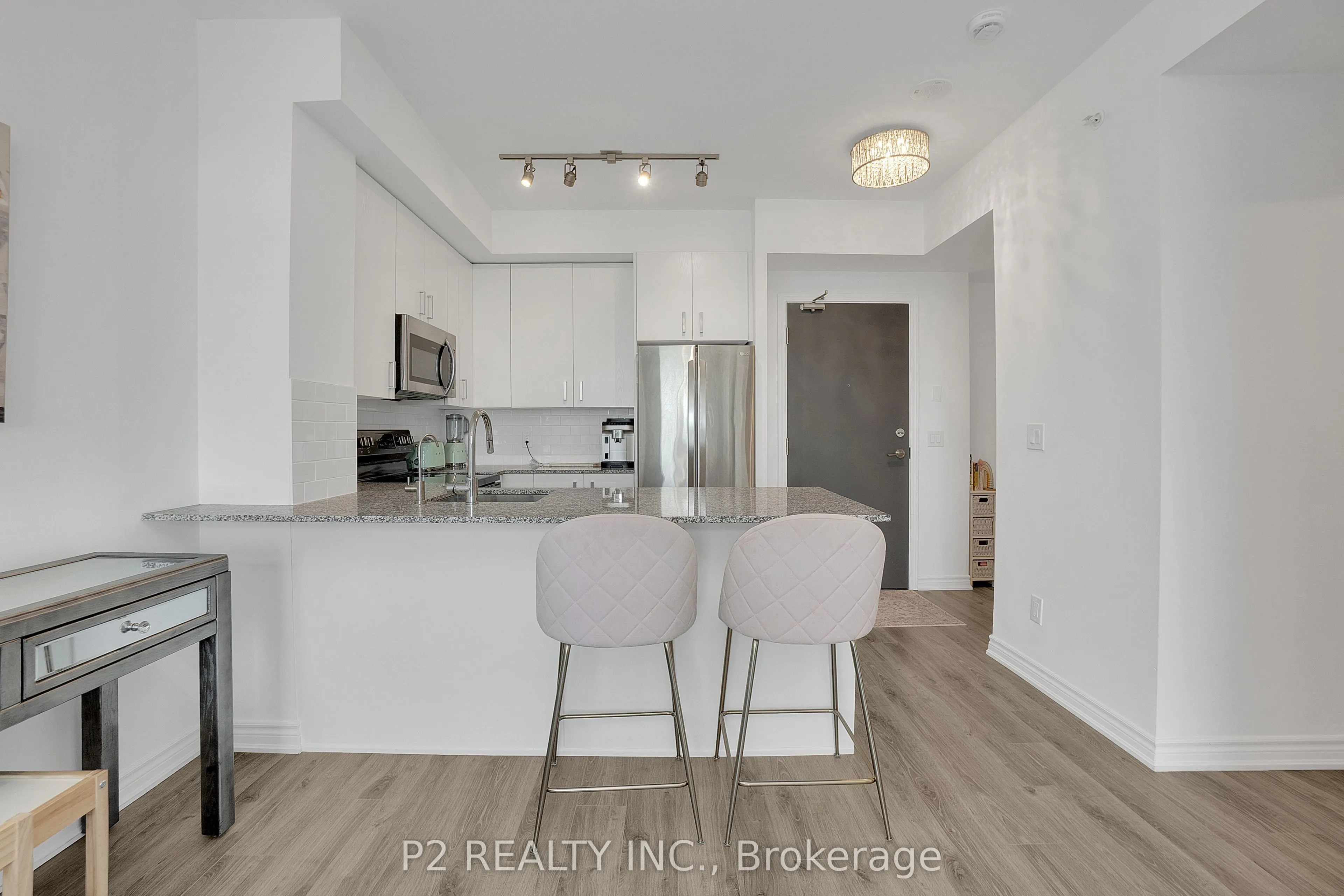 11611 Yonge Street, #716