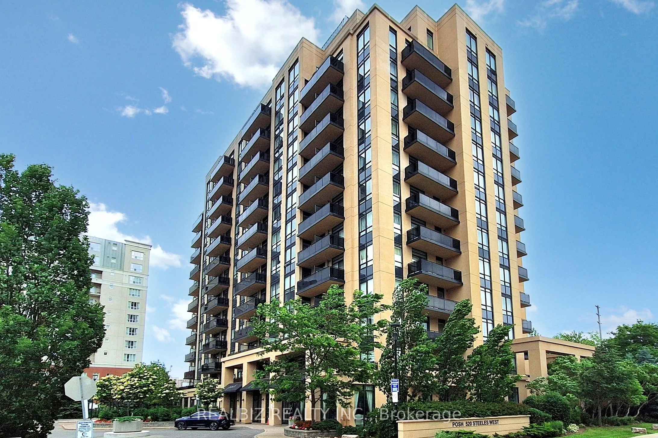 520 Steeles Avenue, #604