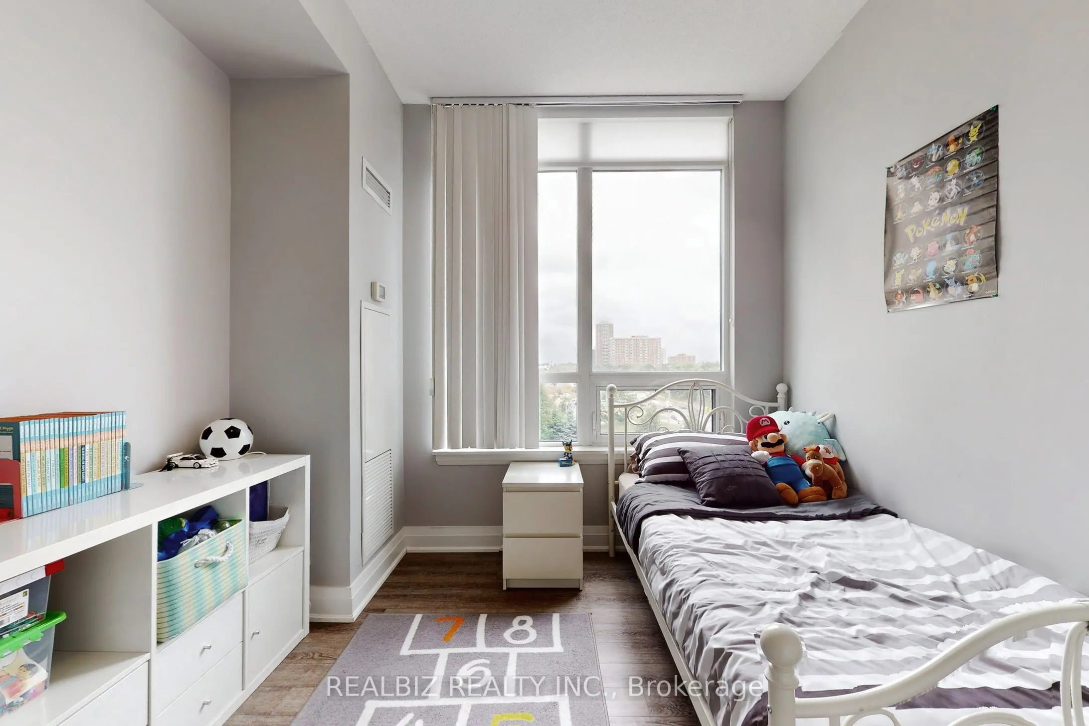 520 Steeles Avenue, #604