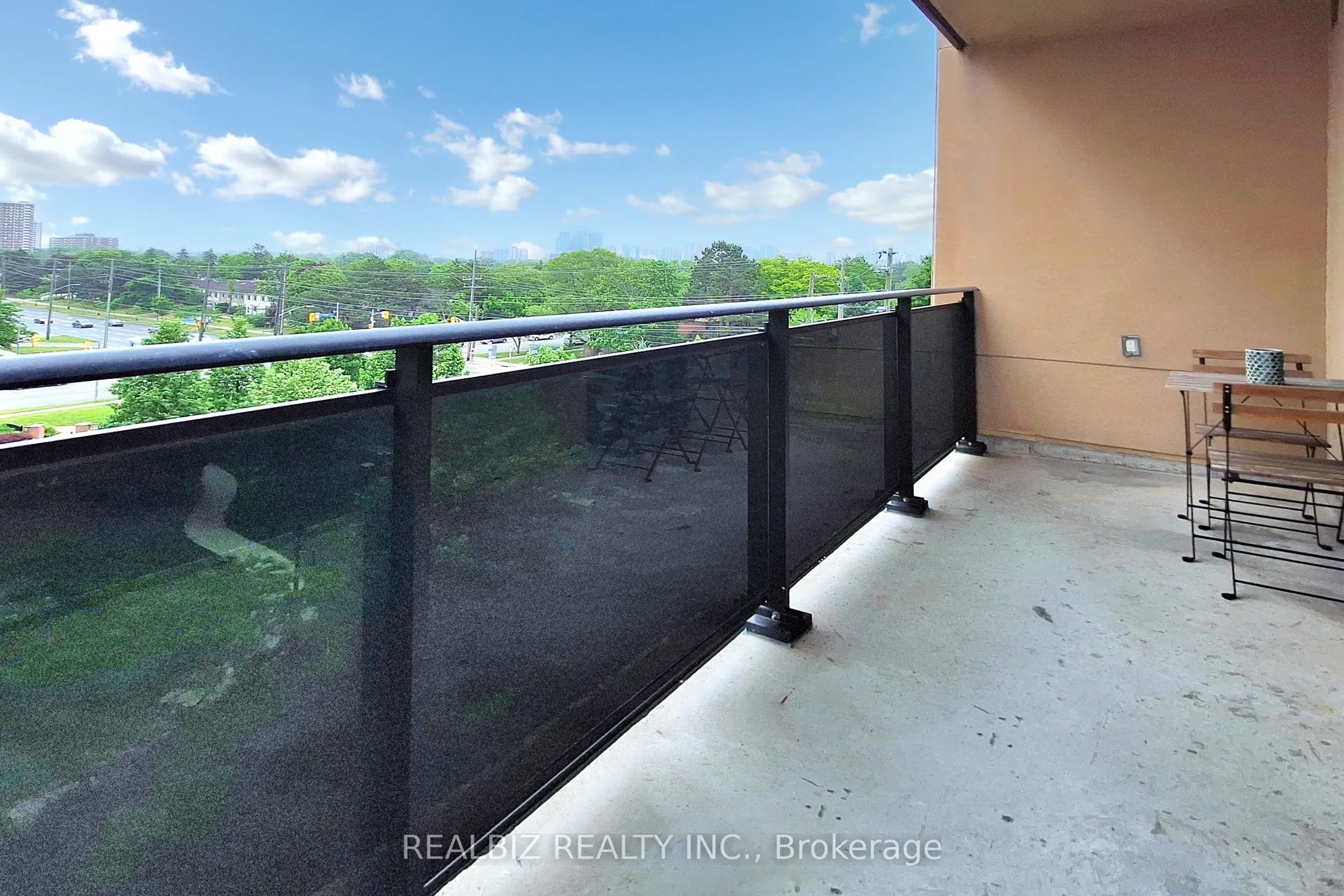 520 Steeles Avenue, #604