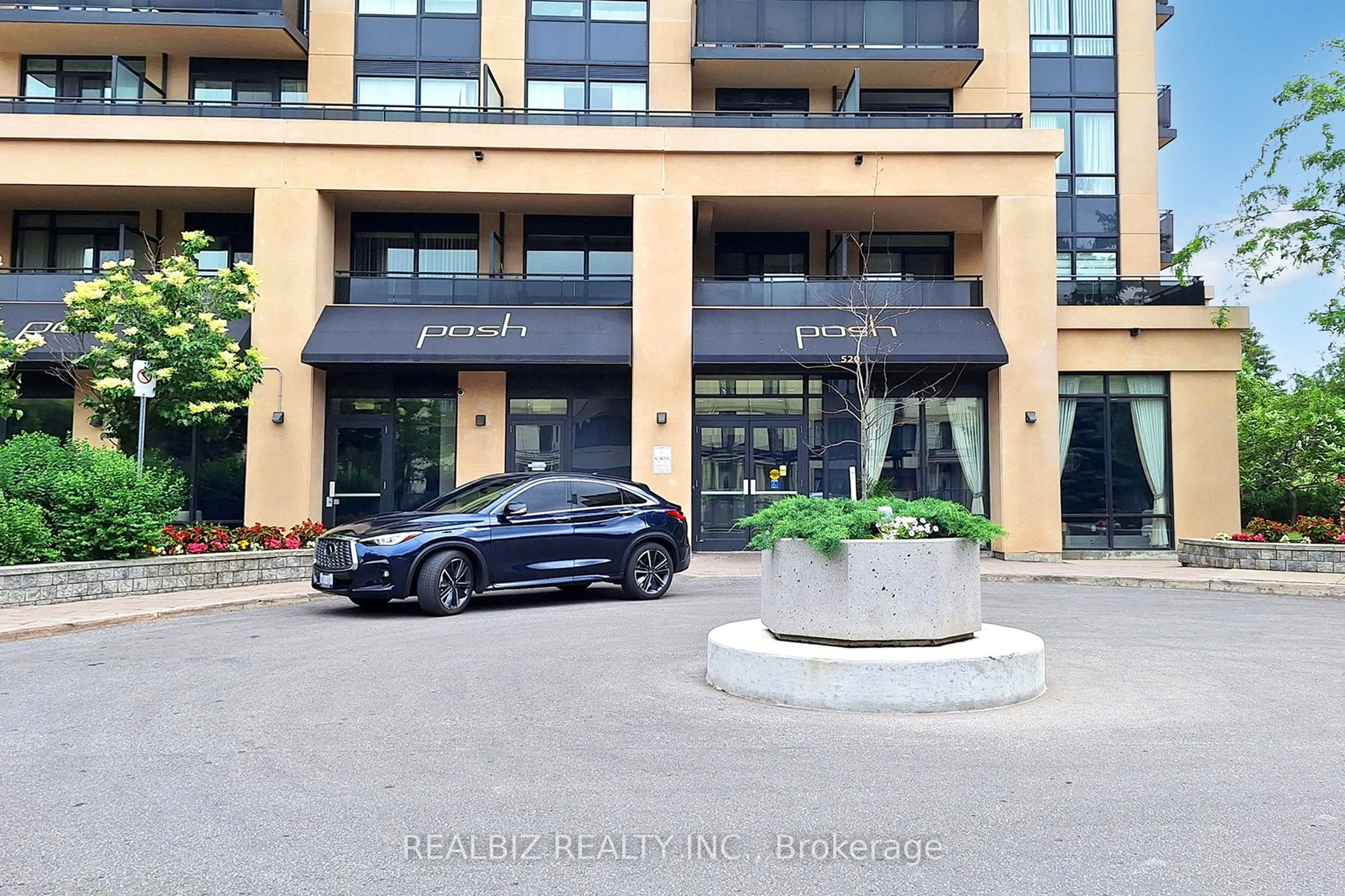 520 Steeles Avenue, #604