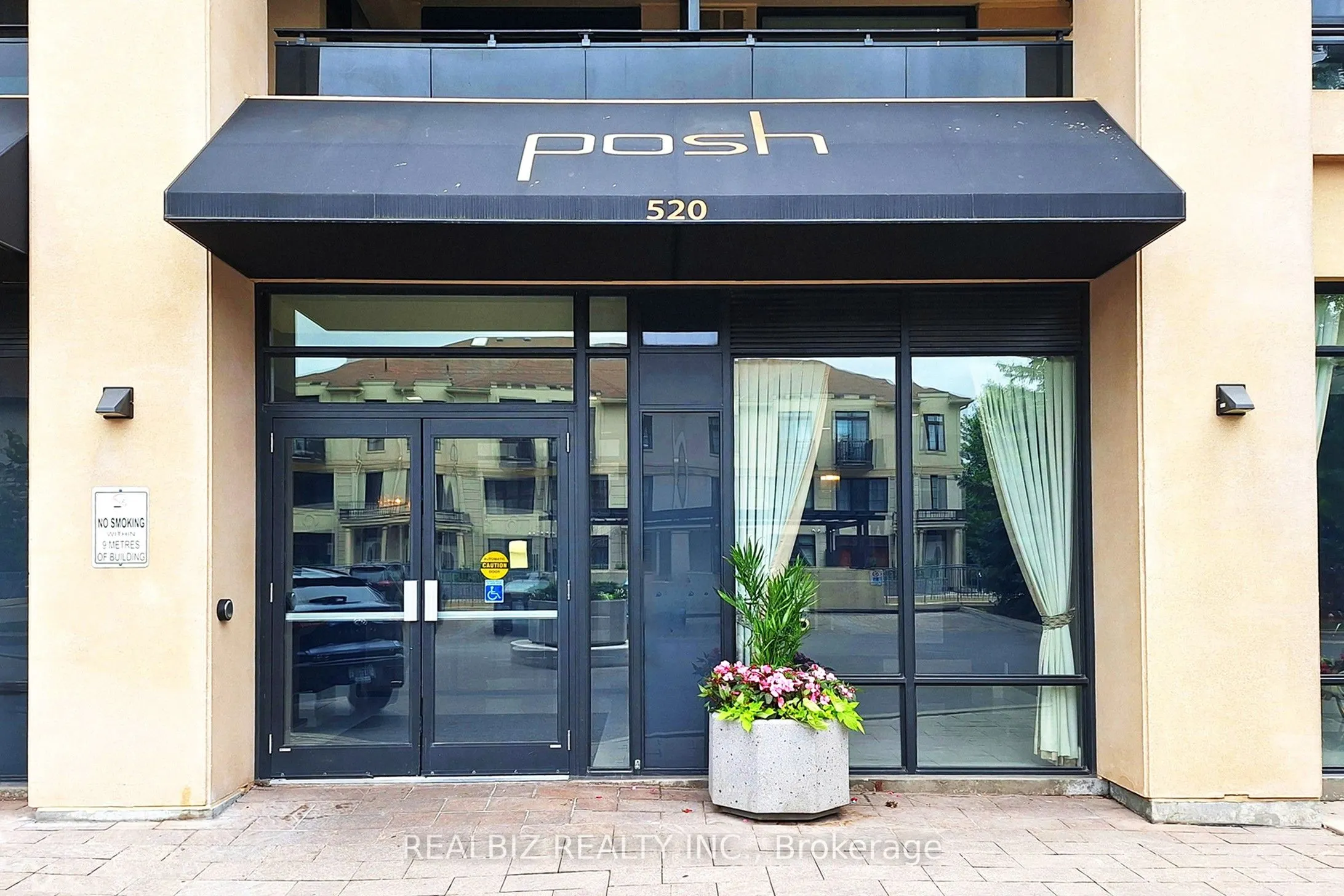 520 Steeles Avenue, #604