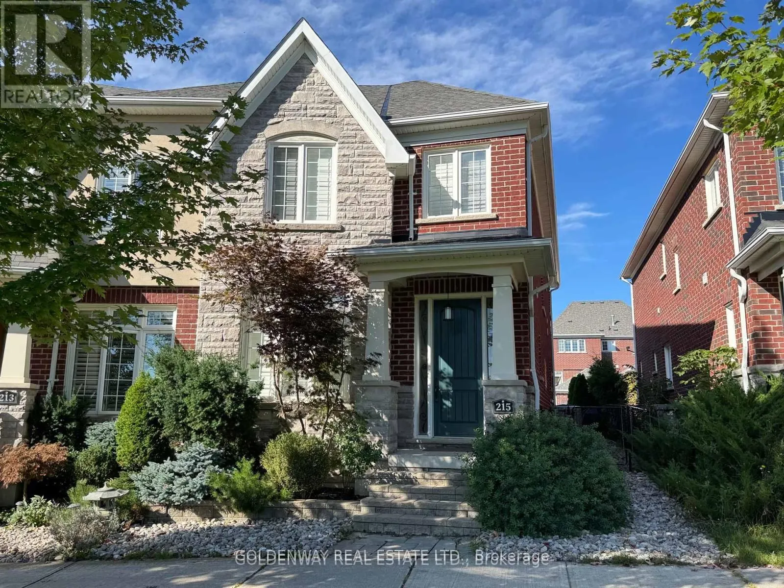 215 Angus Glen Boulevard