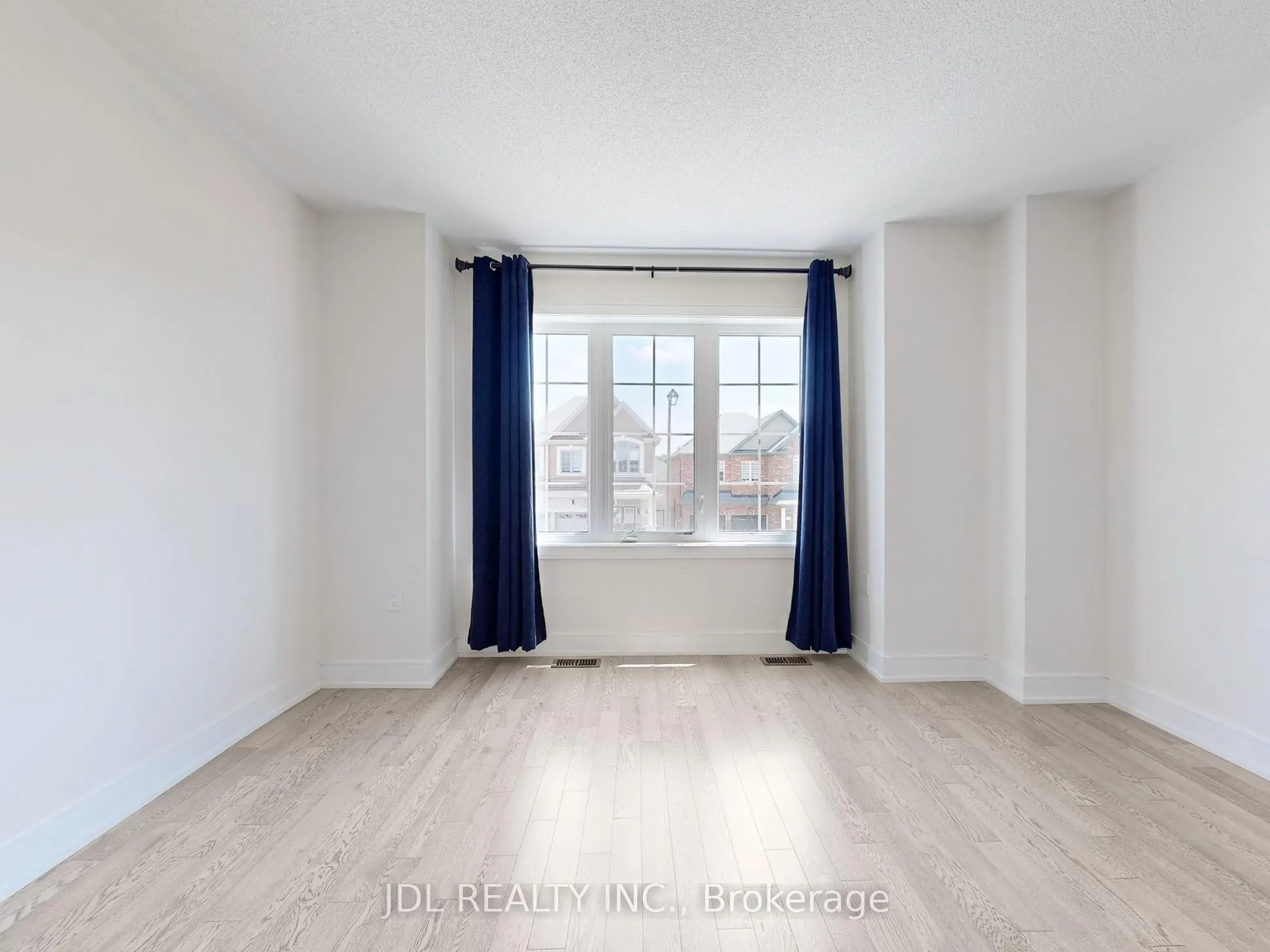 143 Kenneth Rogers Crescent