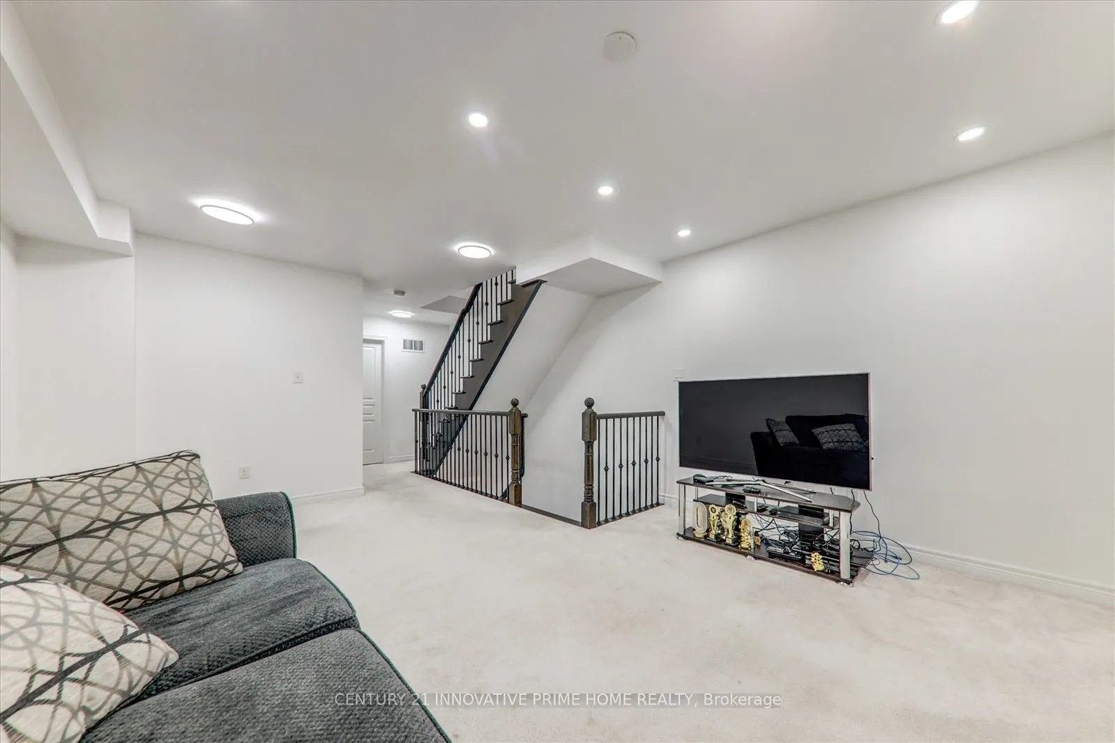 27 Red Brick Road