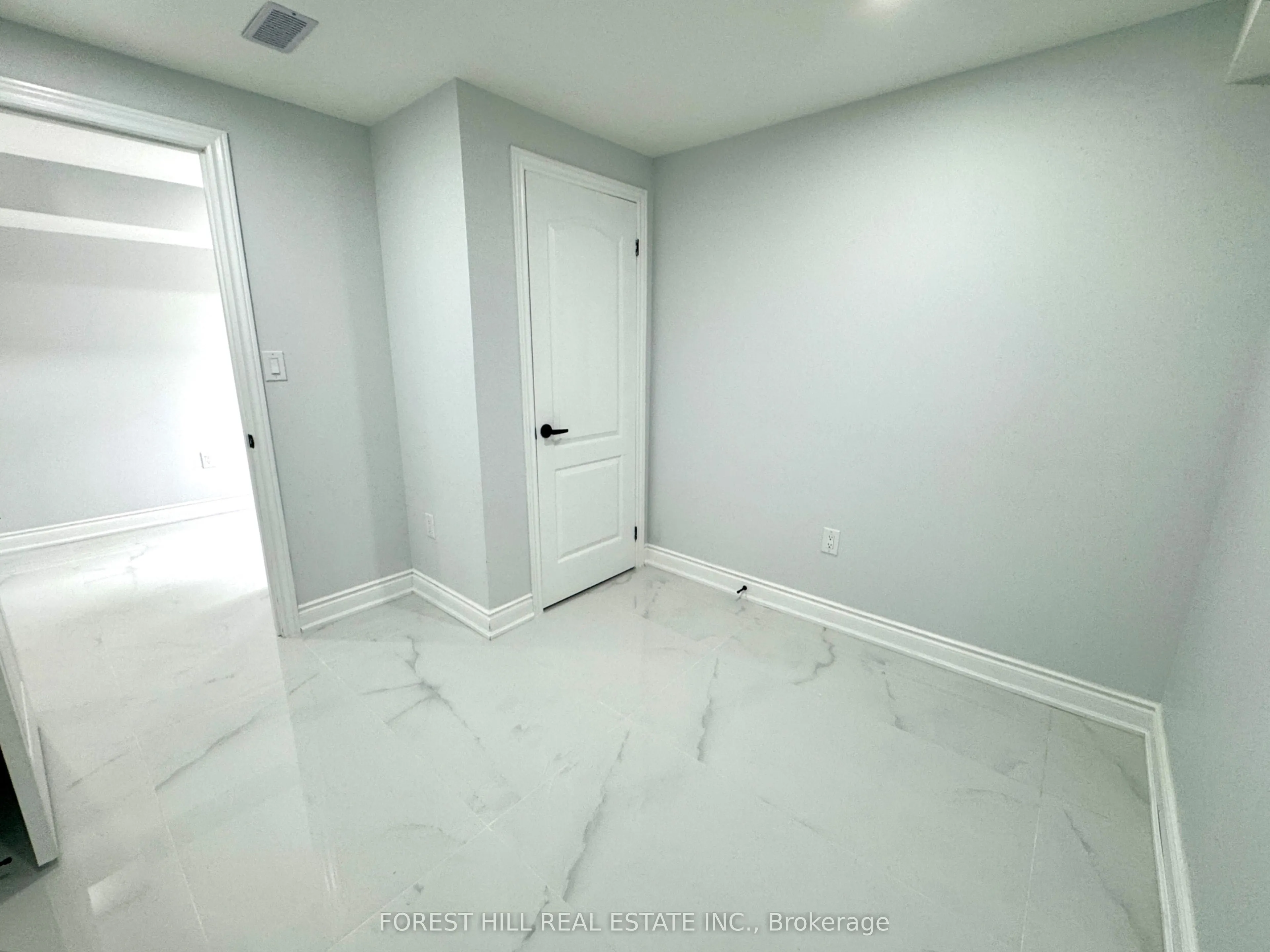 15 Drizzel Crescent, #Lower