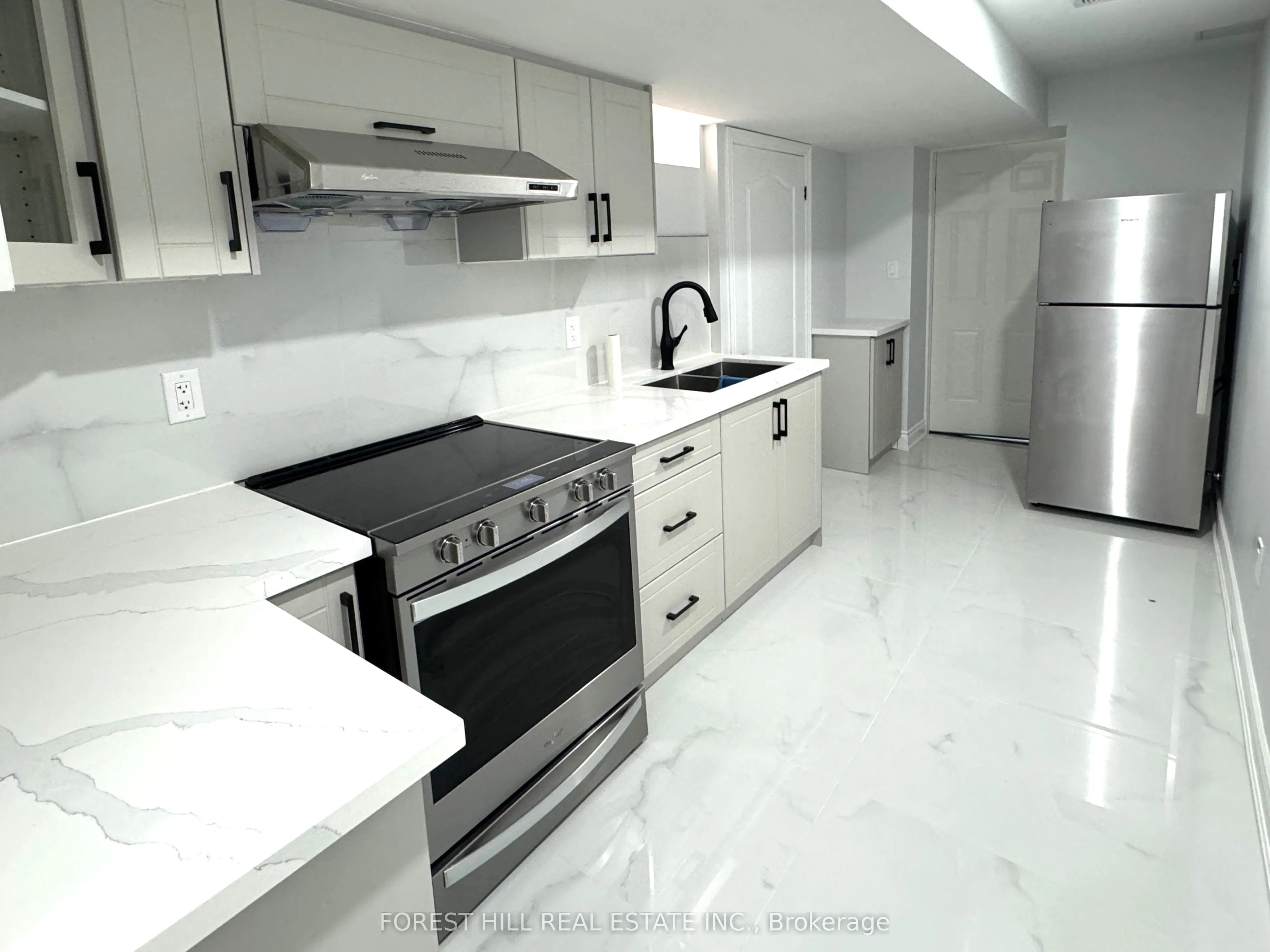 15 Drizzel Crescent, #Lower