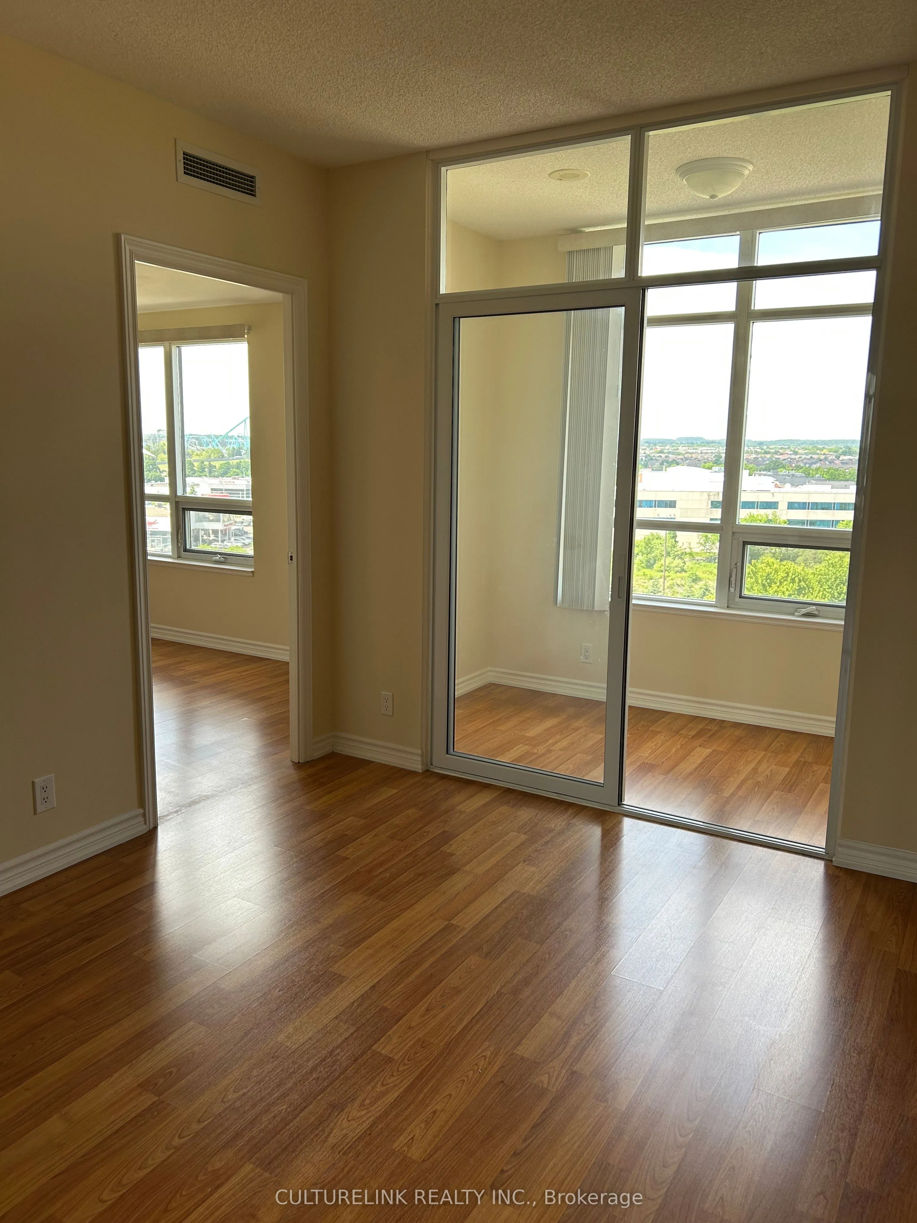 9235 Jane Street, #1015