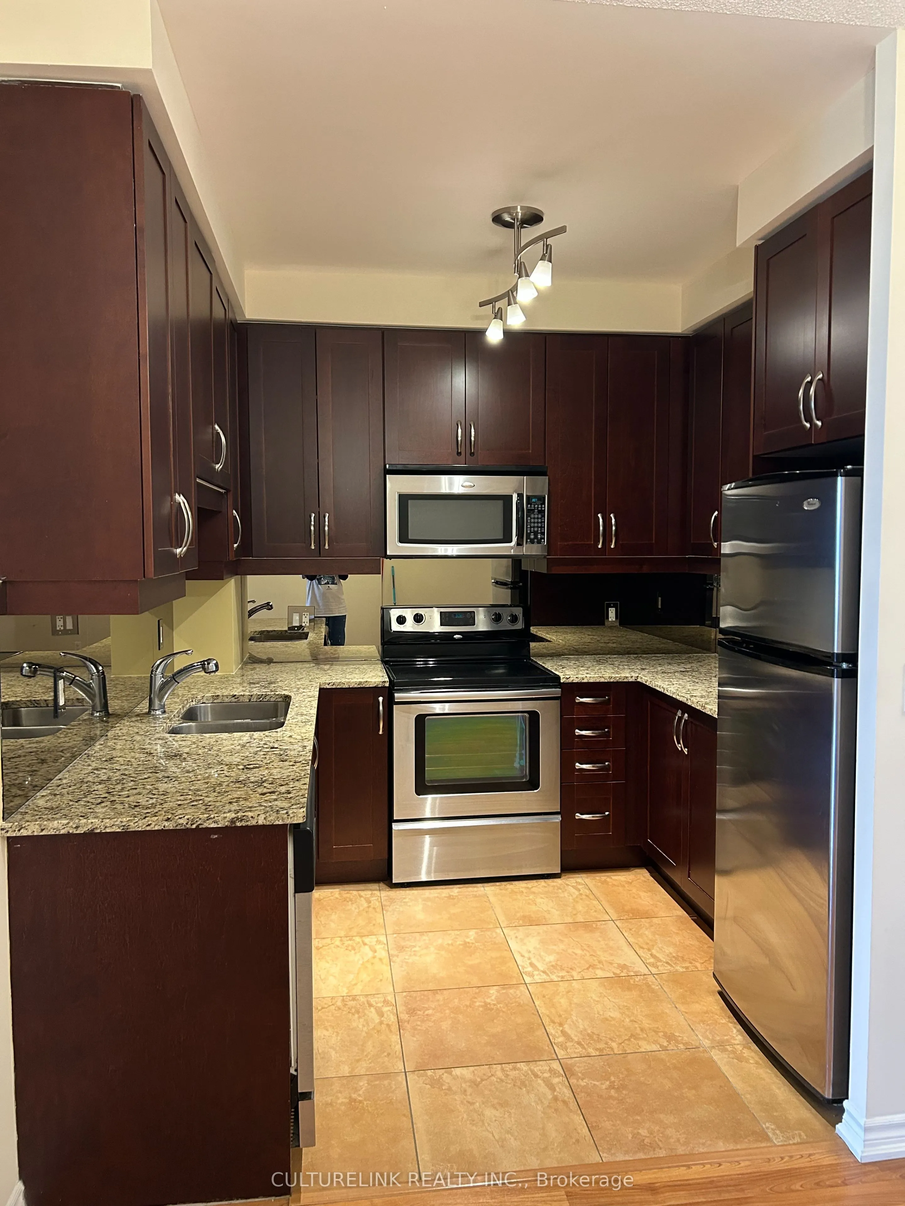9235 Jane Street, #1015