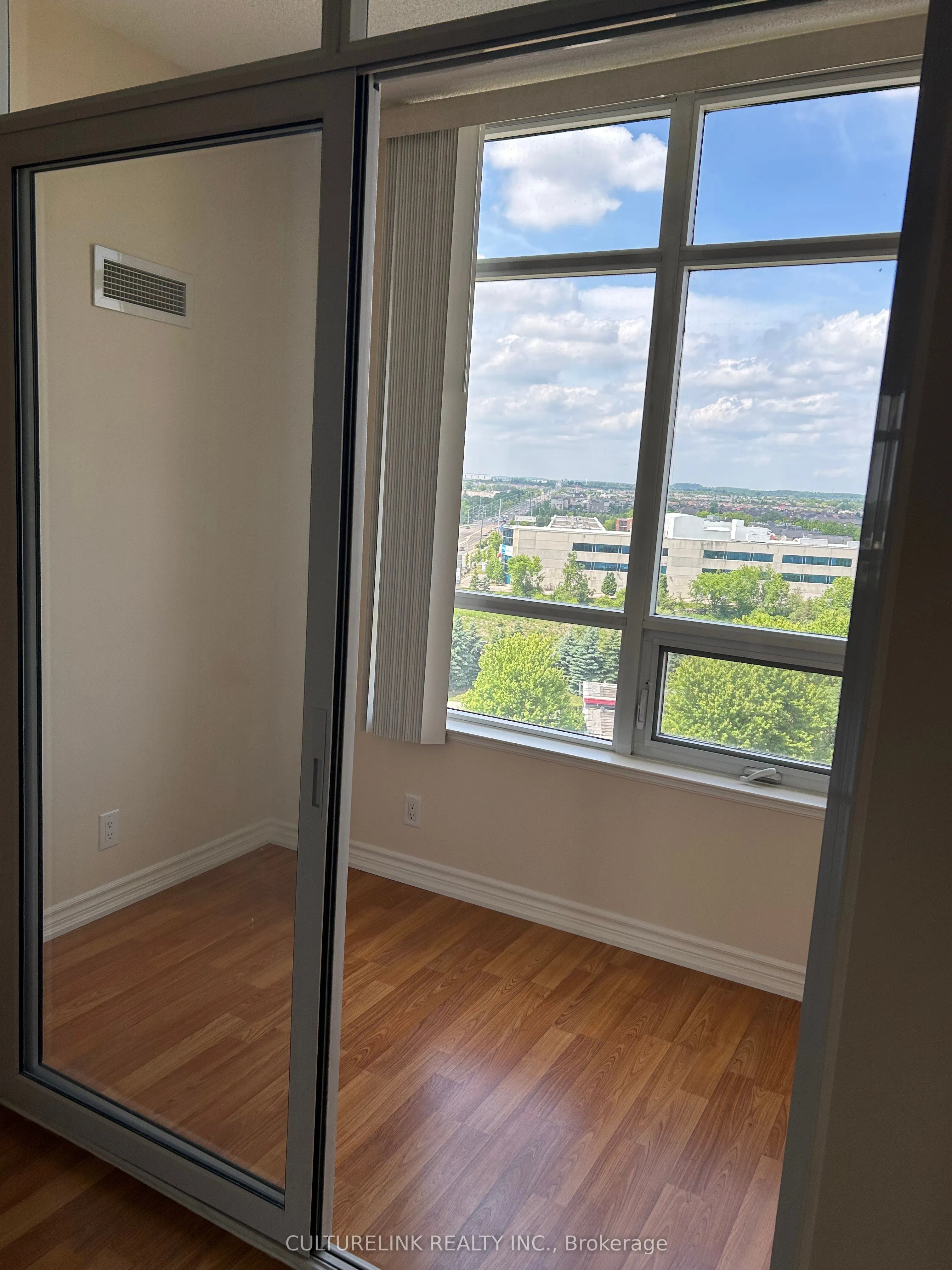9235 Jane Street, #1015