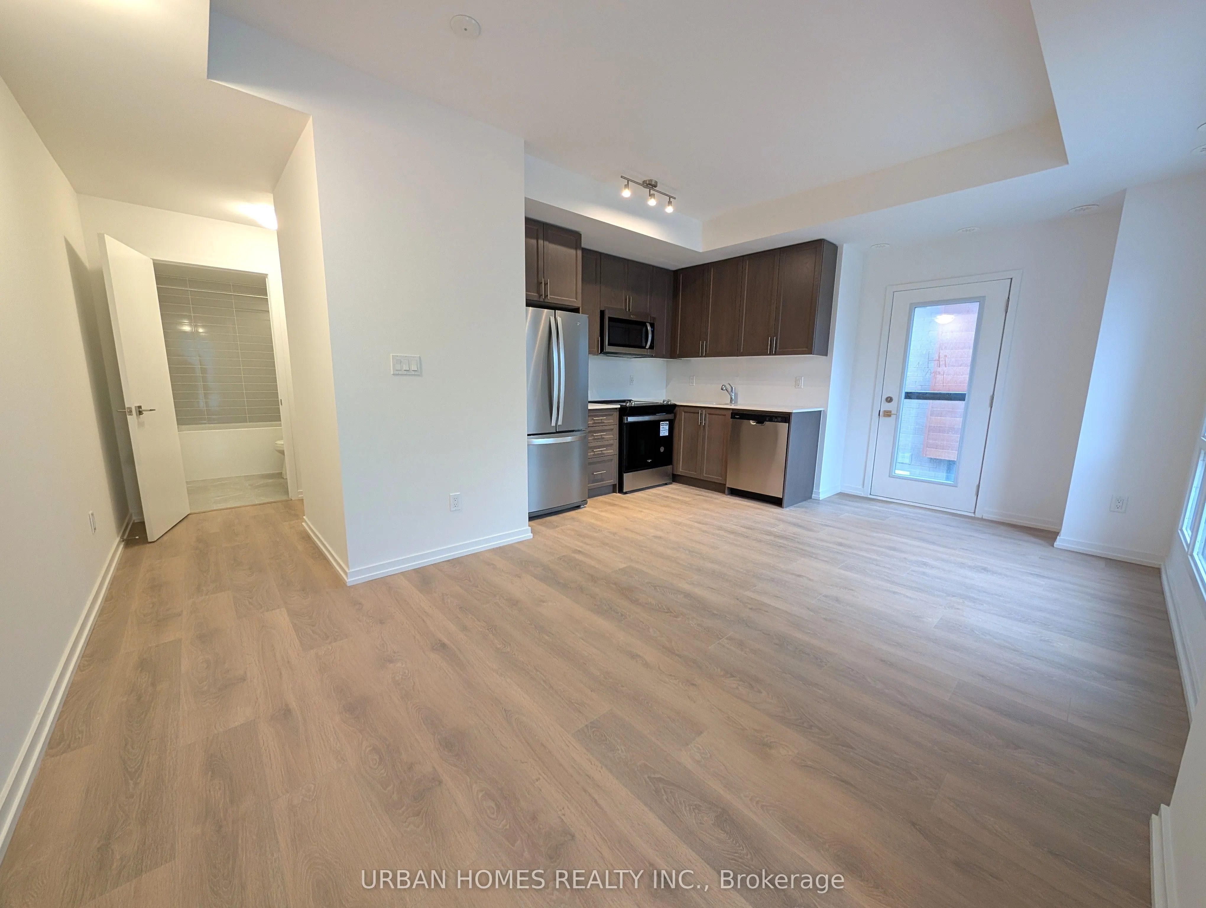 14 lytham green Circle, #16