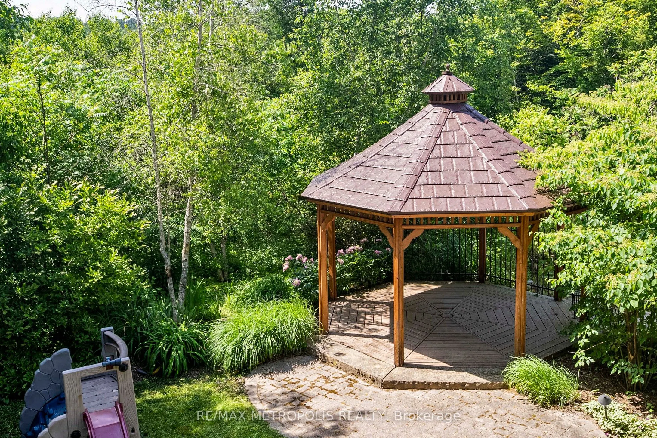 8 Sugar Maple Lane