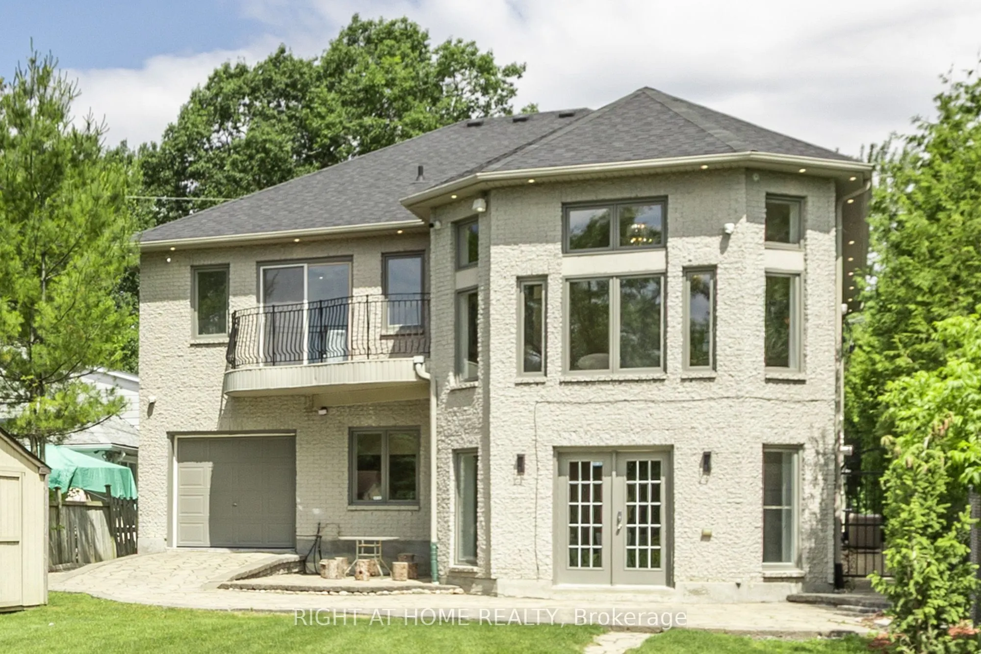 429 North Lake Road