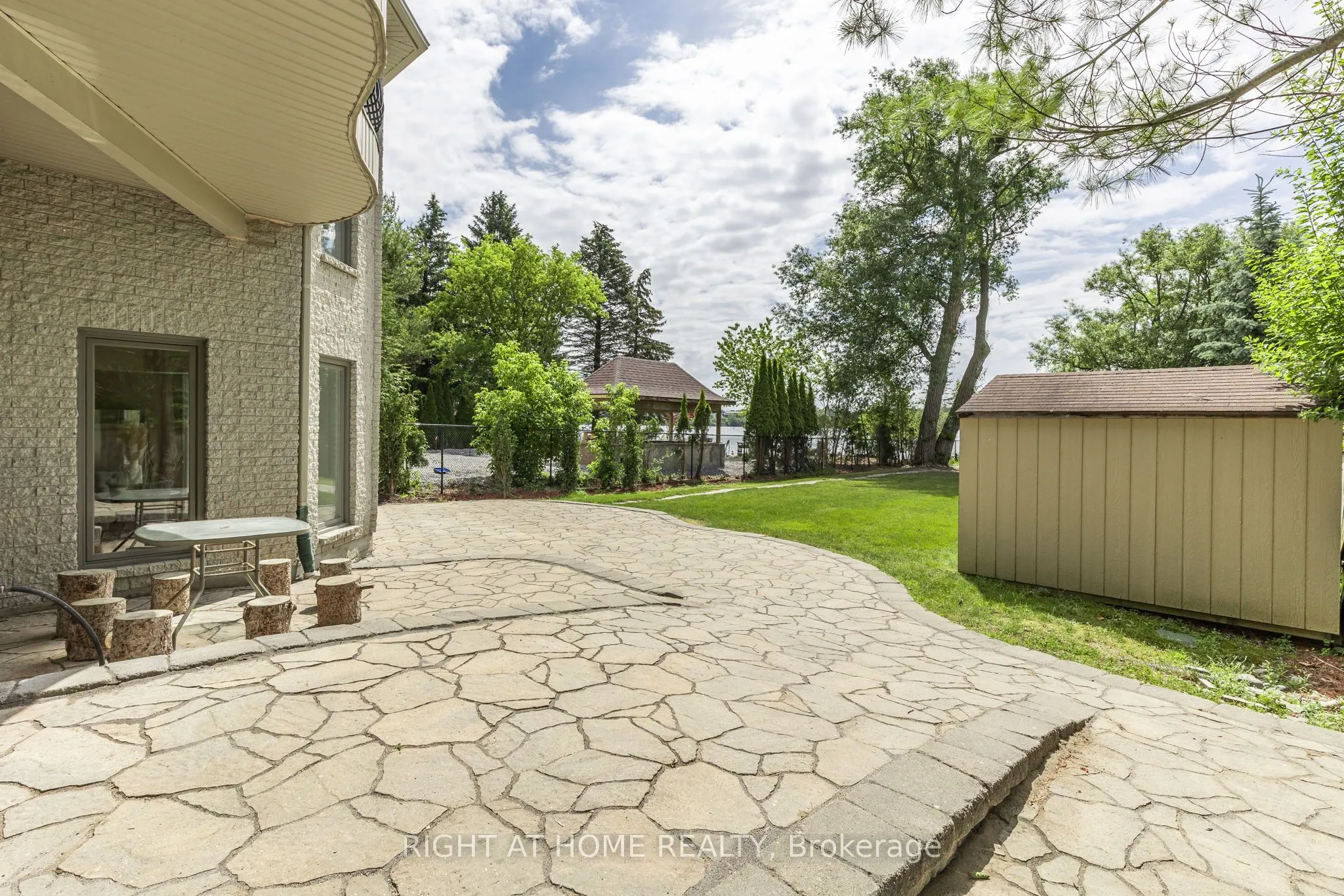 429 North Lake Road