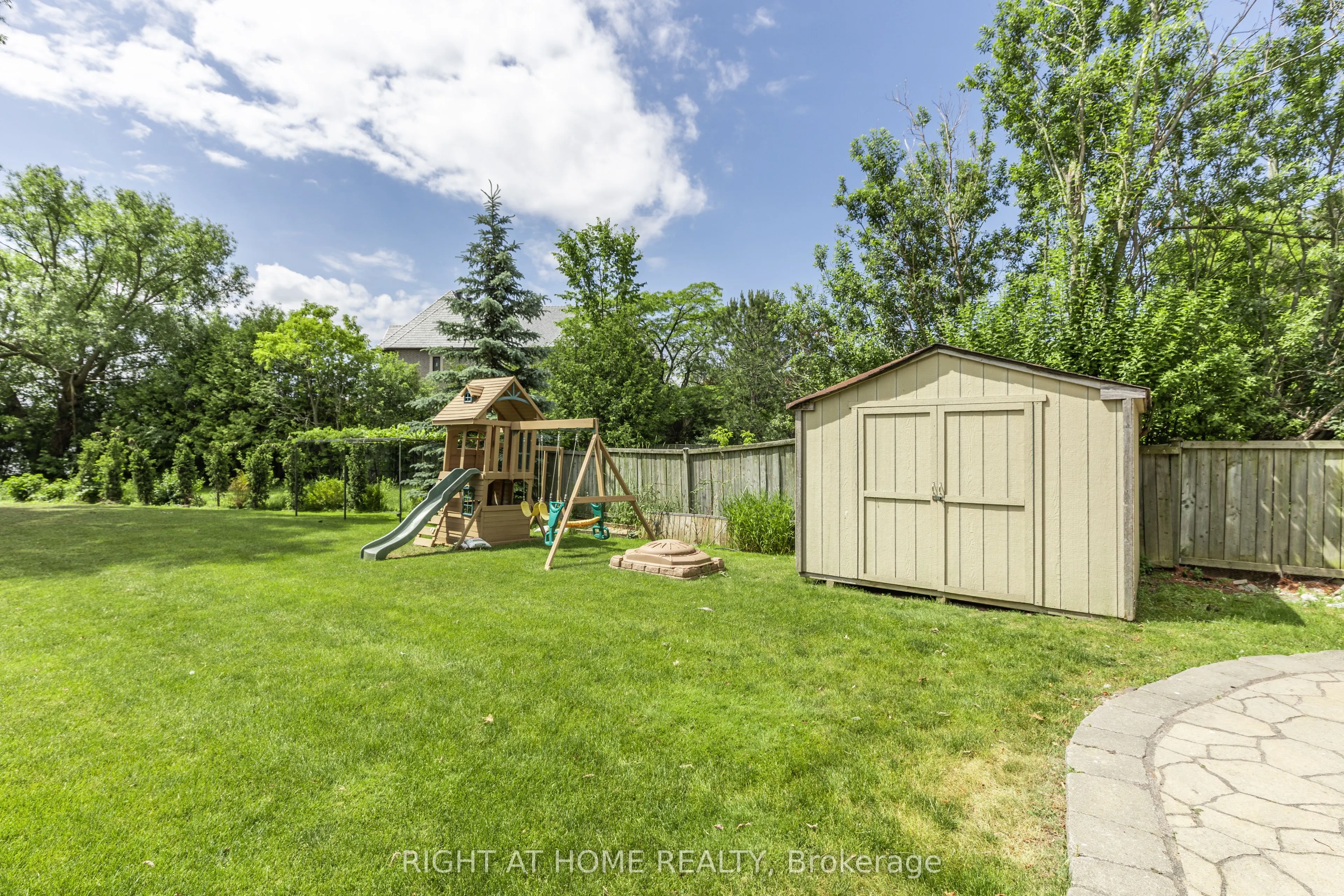 429 North Lake Road