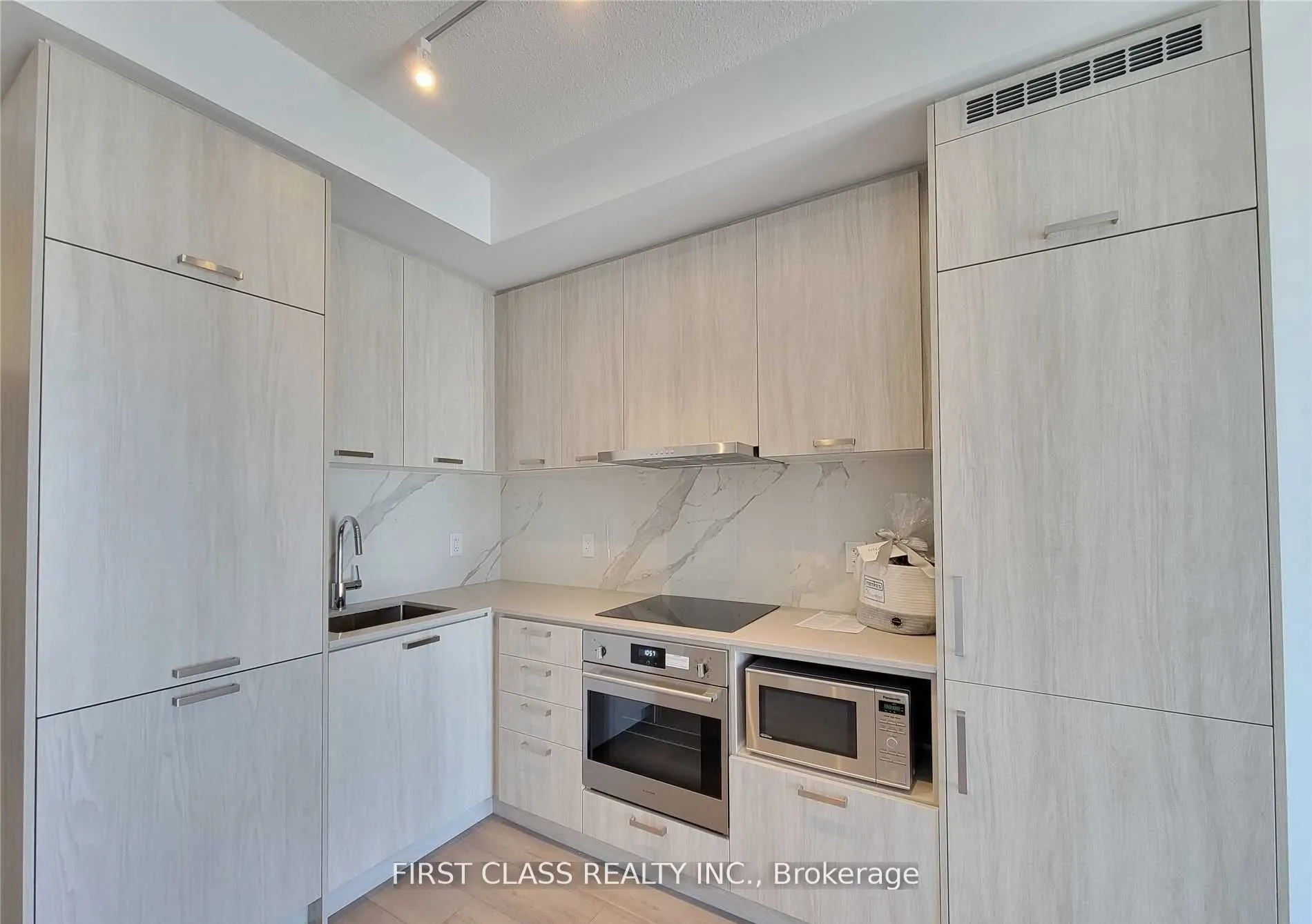 38 Honeycrisp Crescent #2116
