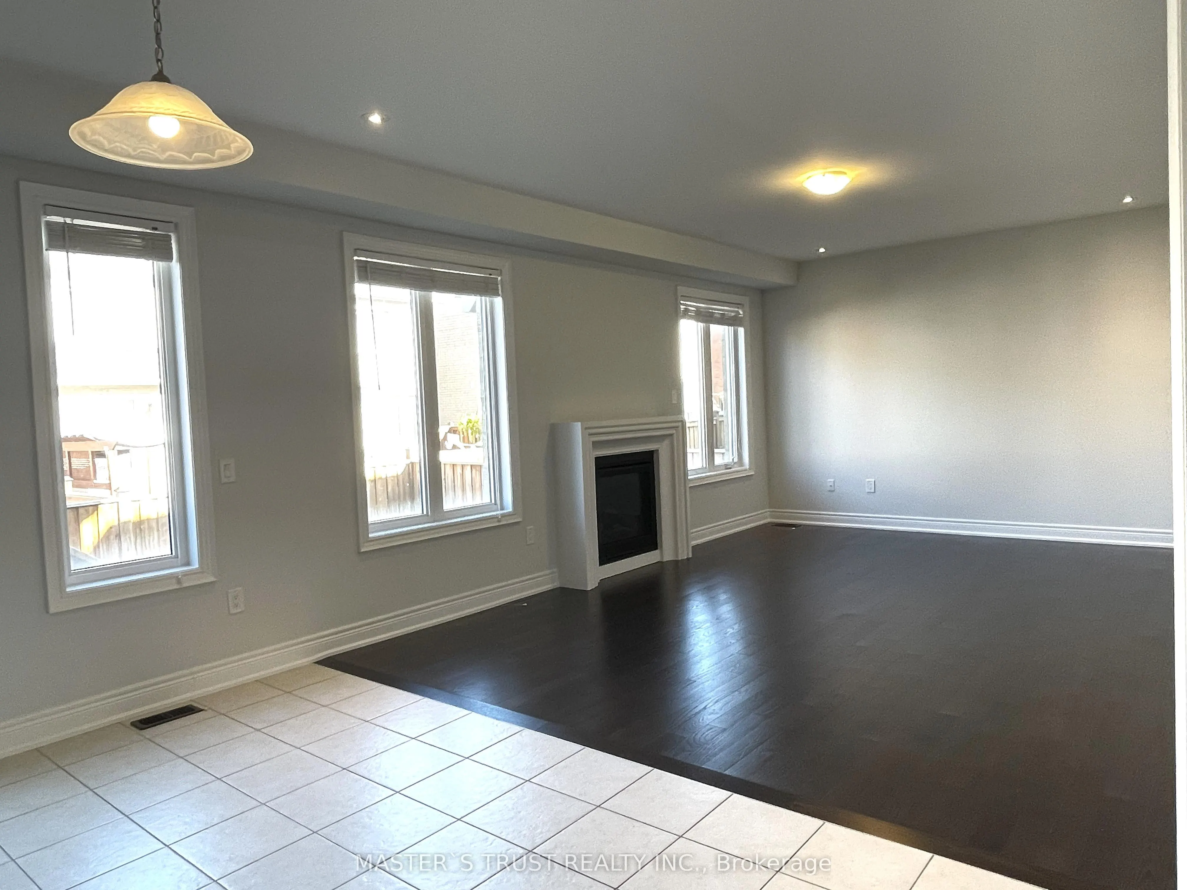 18 CLIFFORD FAIRBARN Drive