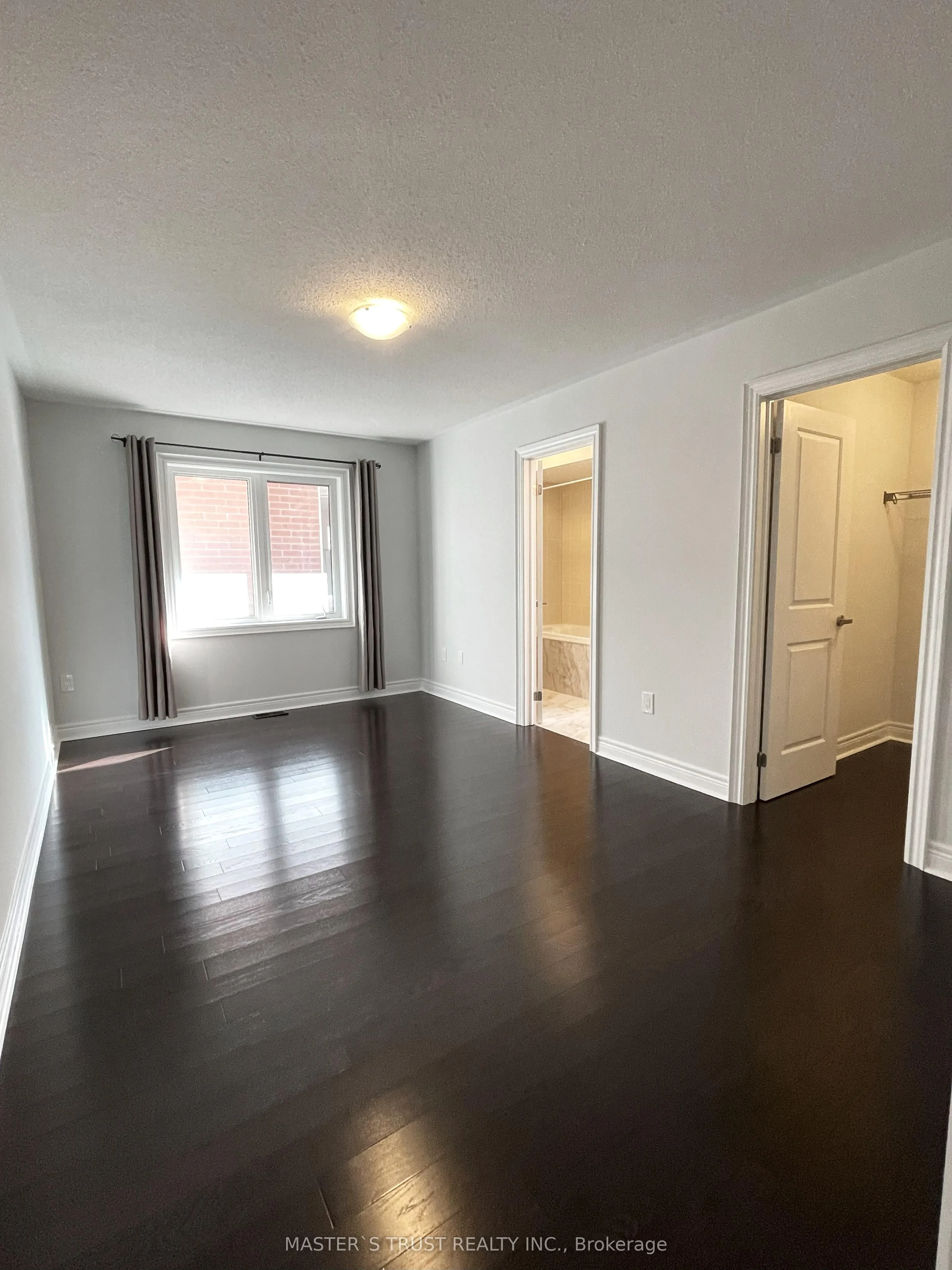 18 CLIFFORD FAIRBARN Drive