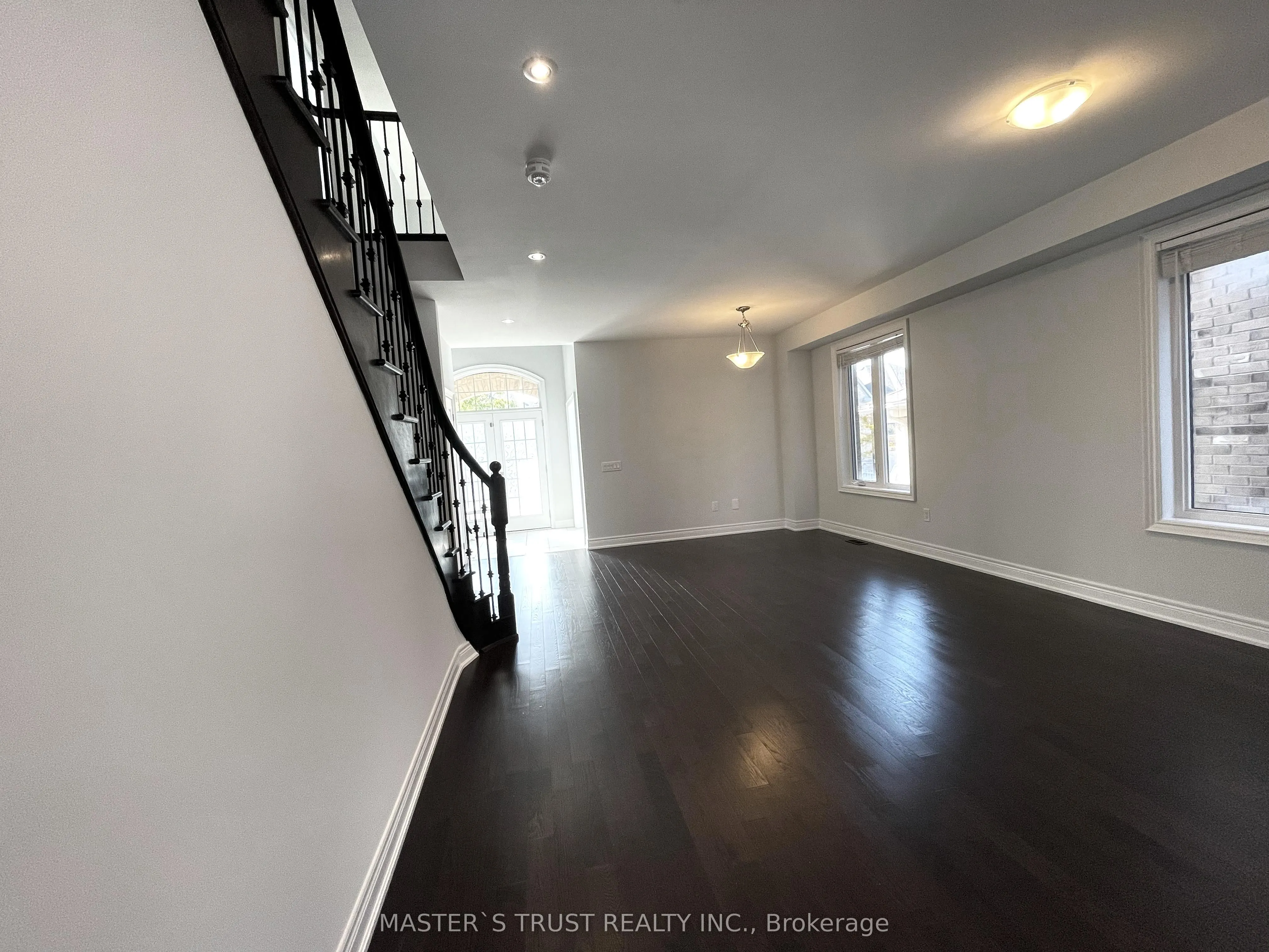 18 CLIFFORD FAIRBARN Drive