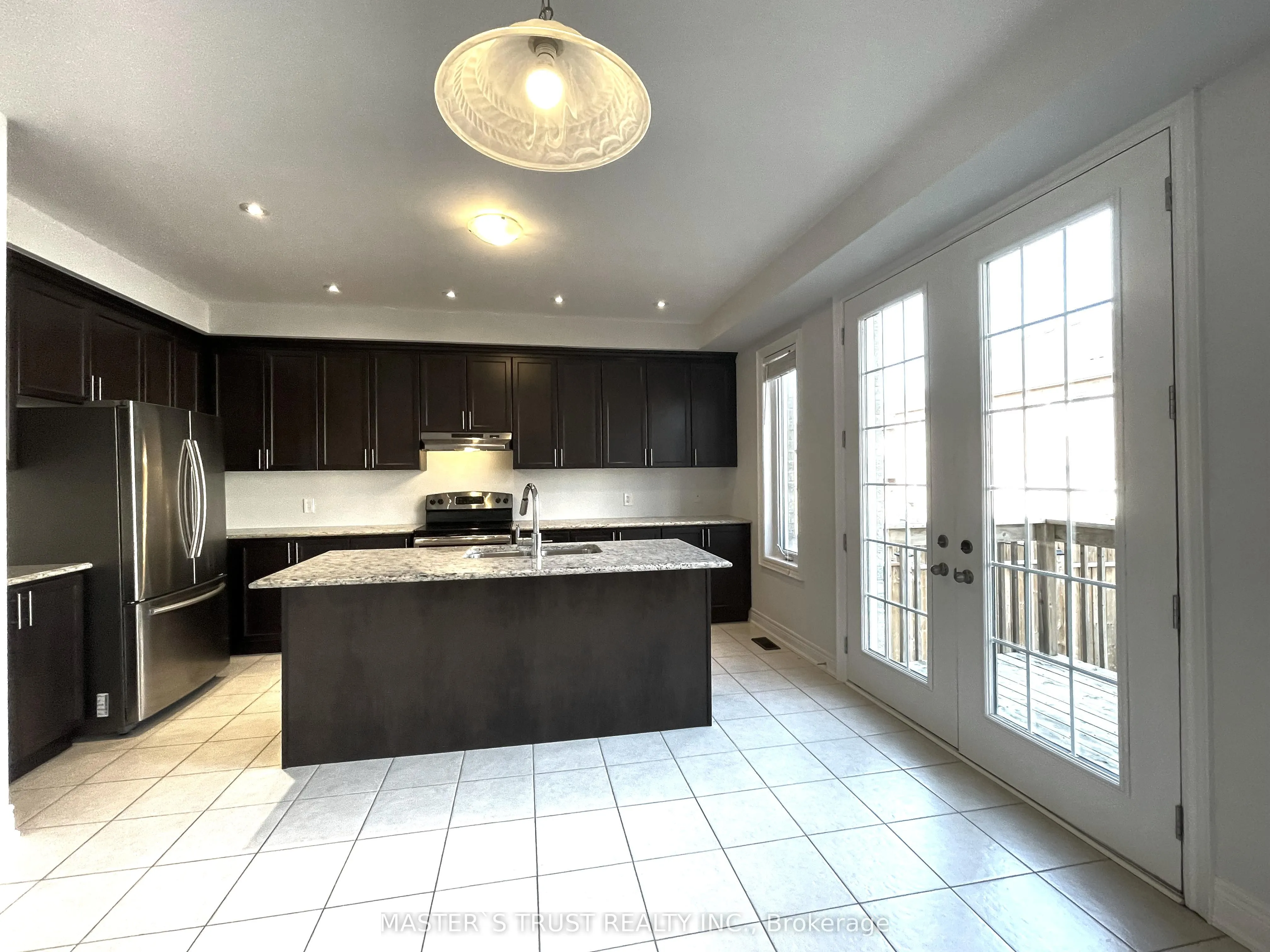 18 CLIFFORD FAIRBARN Drive