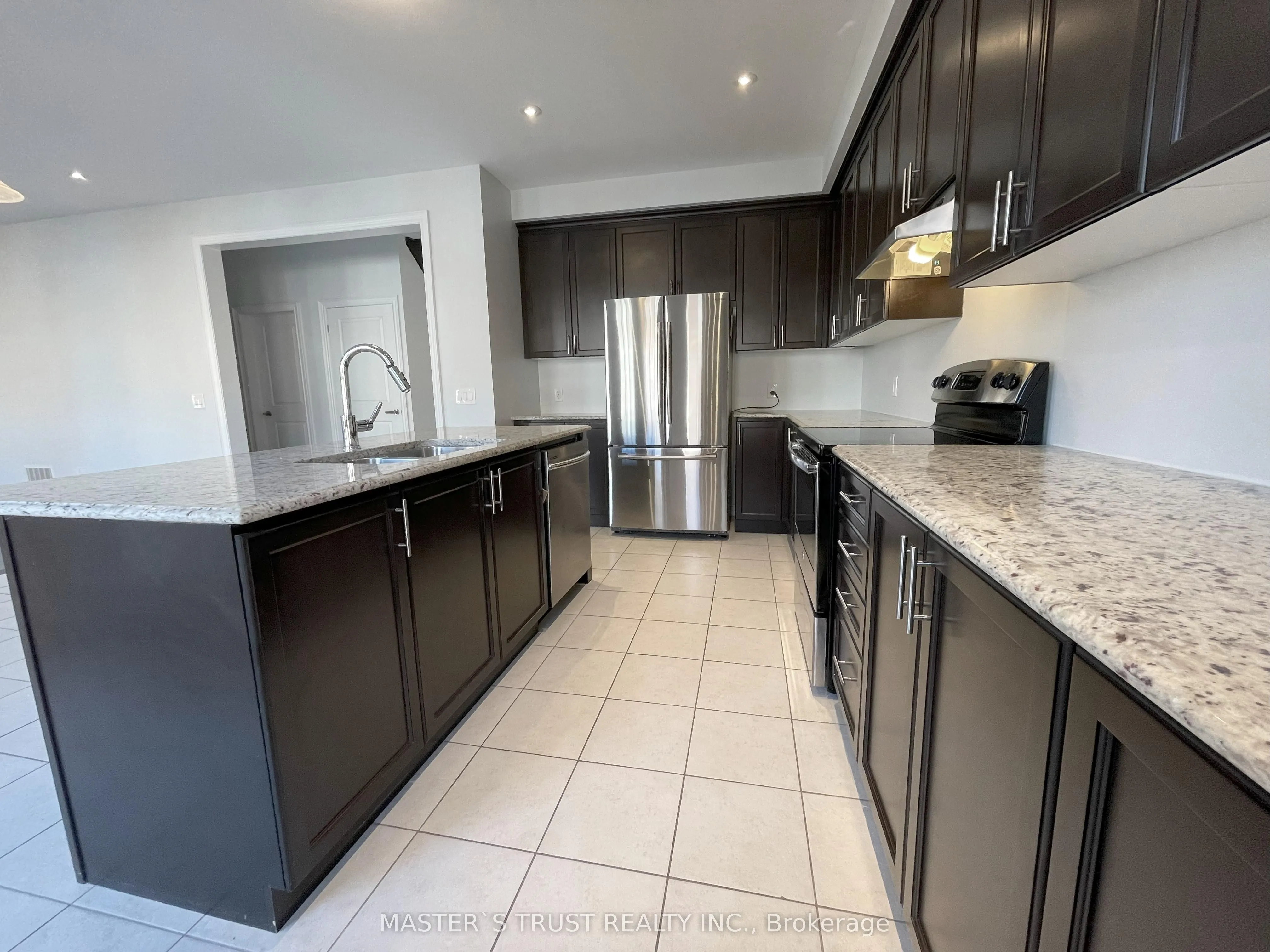 18 CLIFFORD FAIRBARN Drive