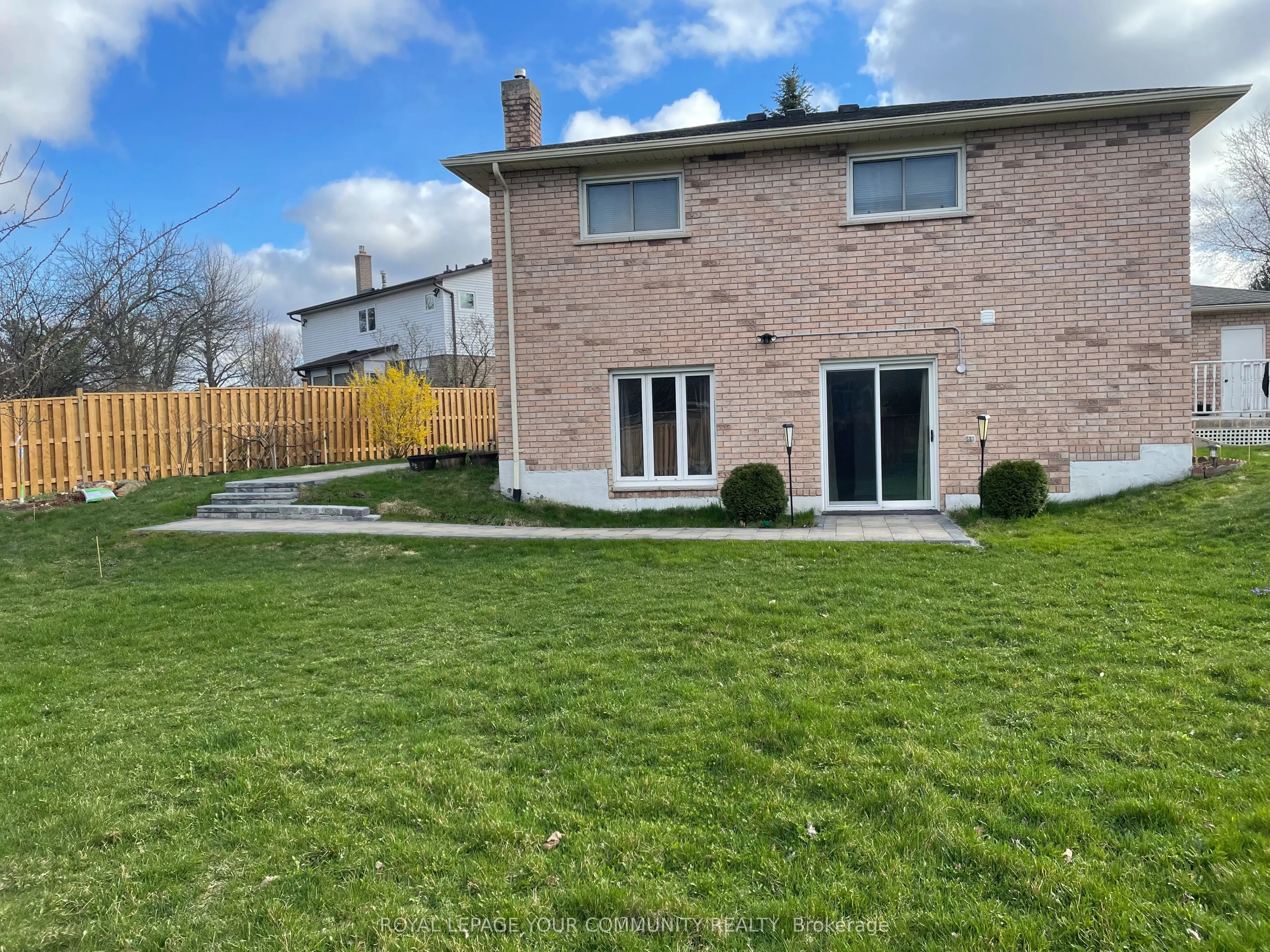 96 Cardinal Crescent