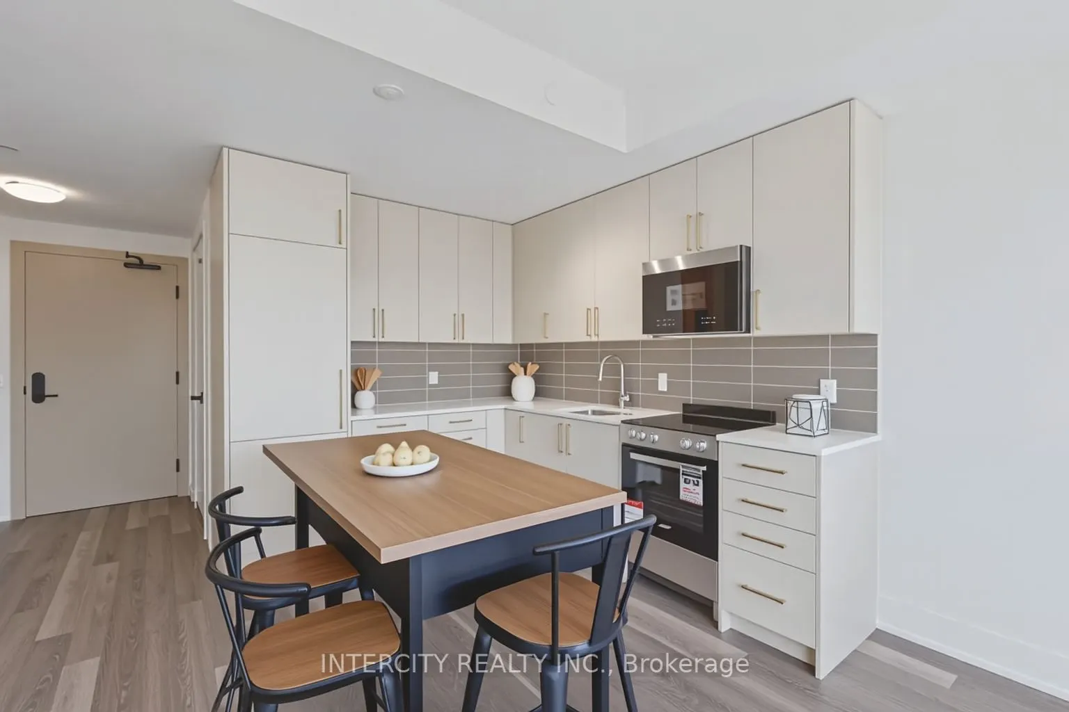 2075 King Road, #317