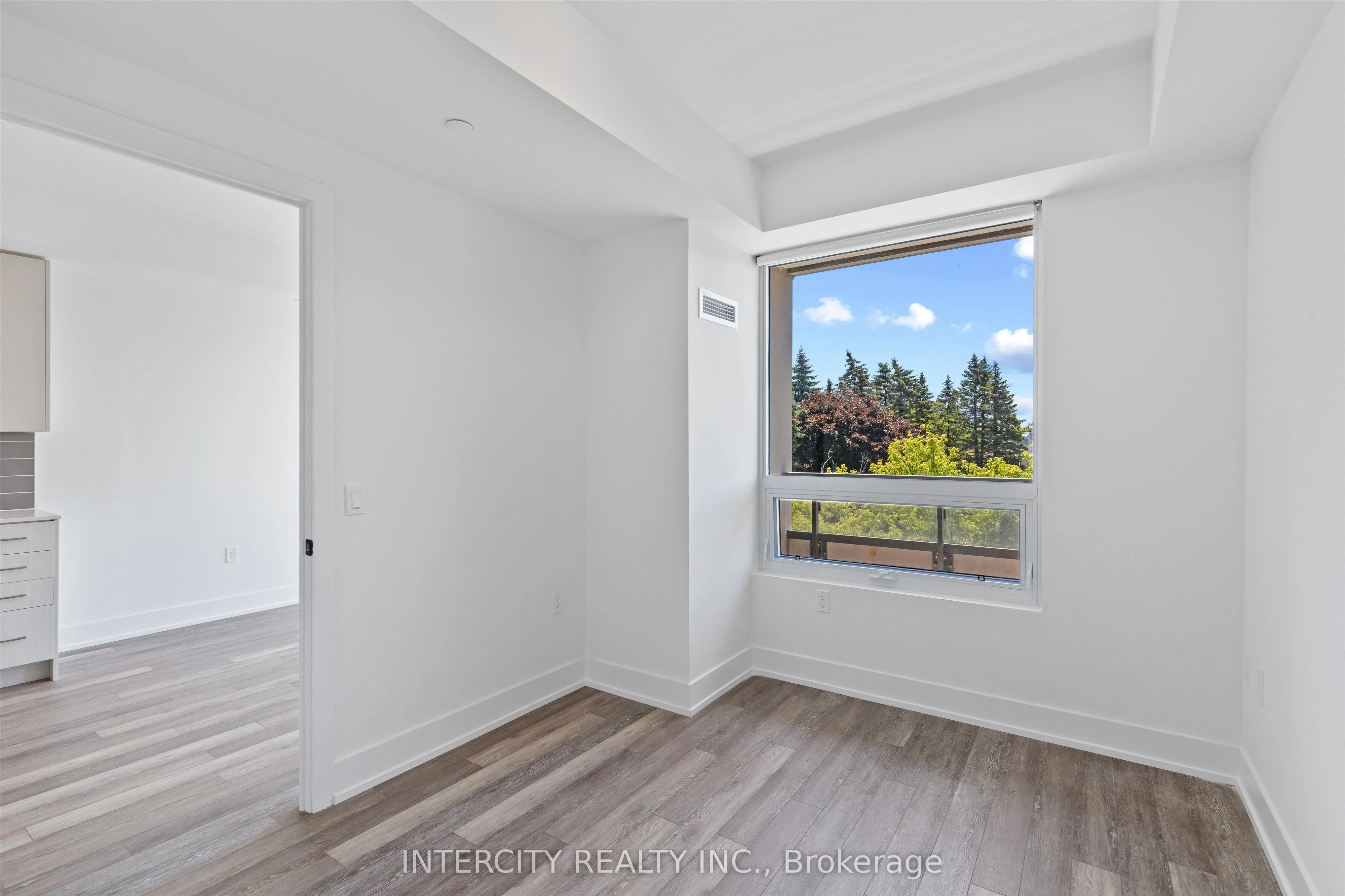 2075 King Road, #317