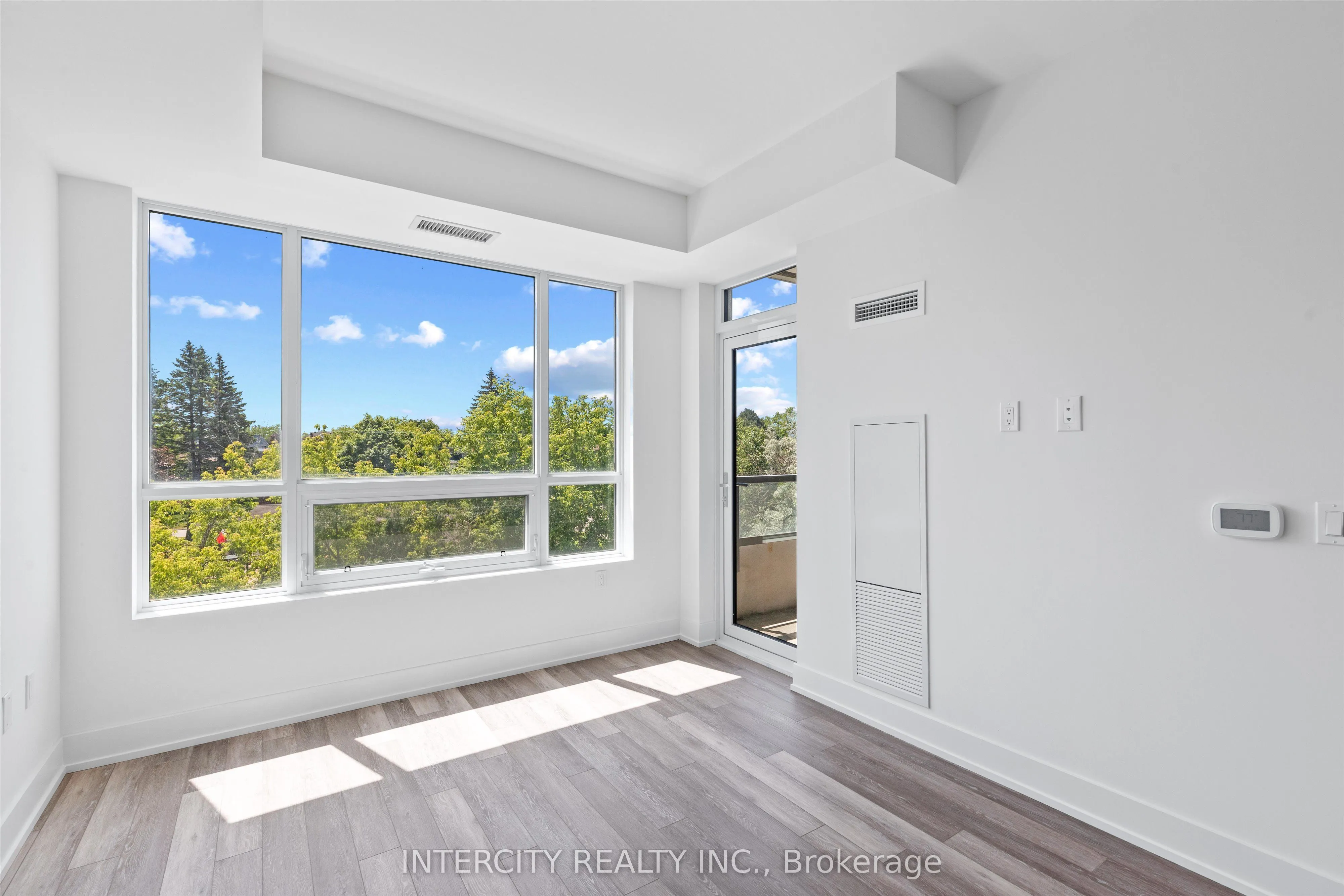 2075 King Road, #317