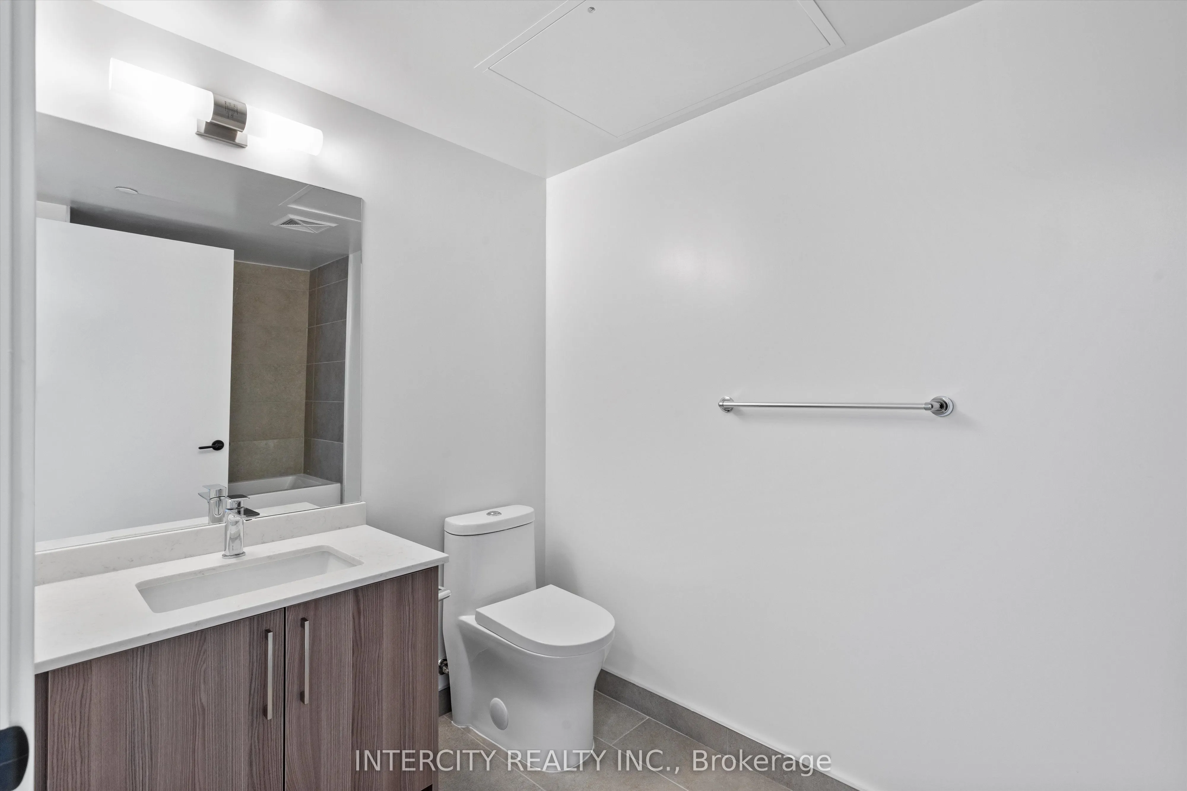 2075 King Road, #317
