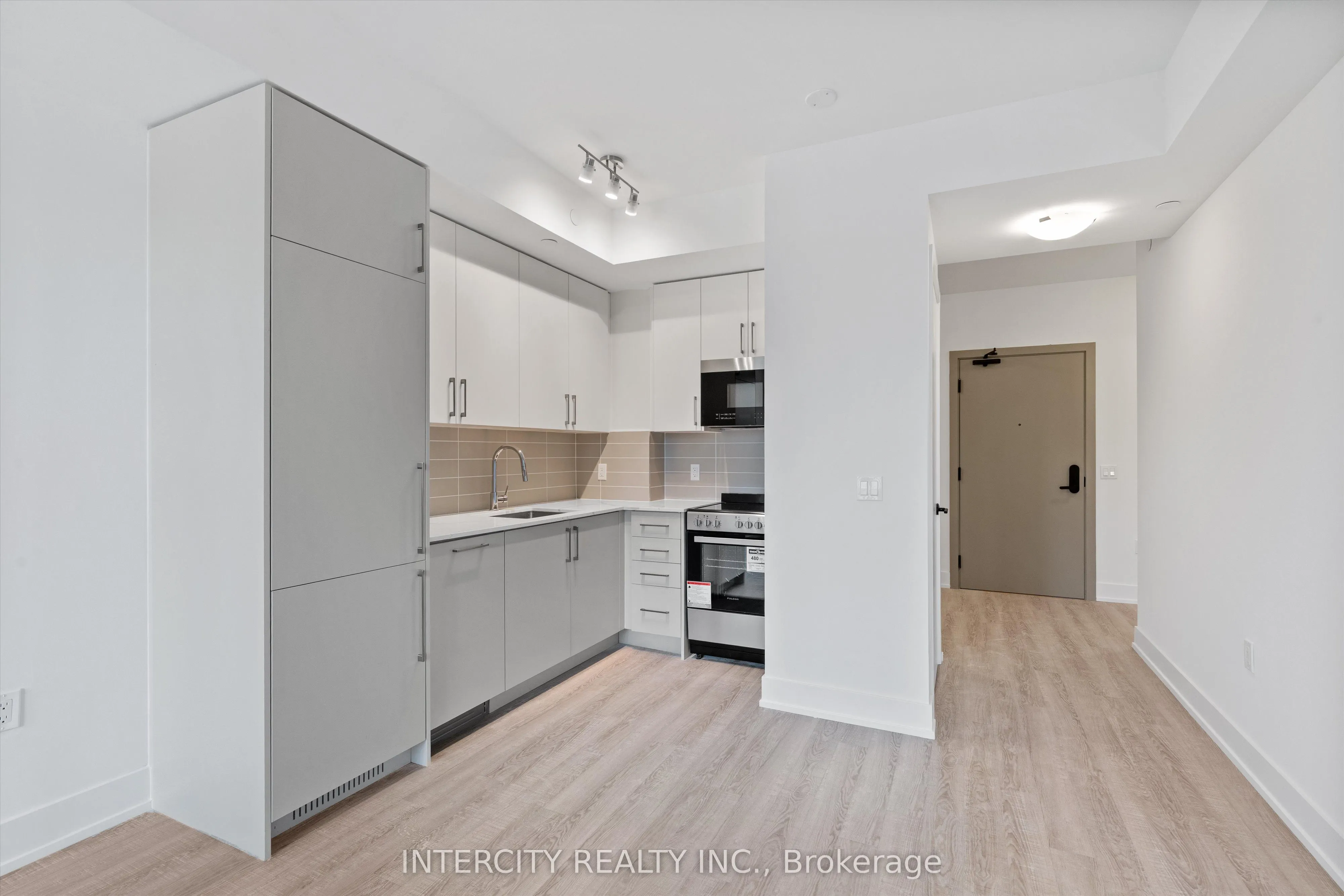 2075 King Road, #328
