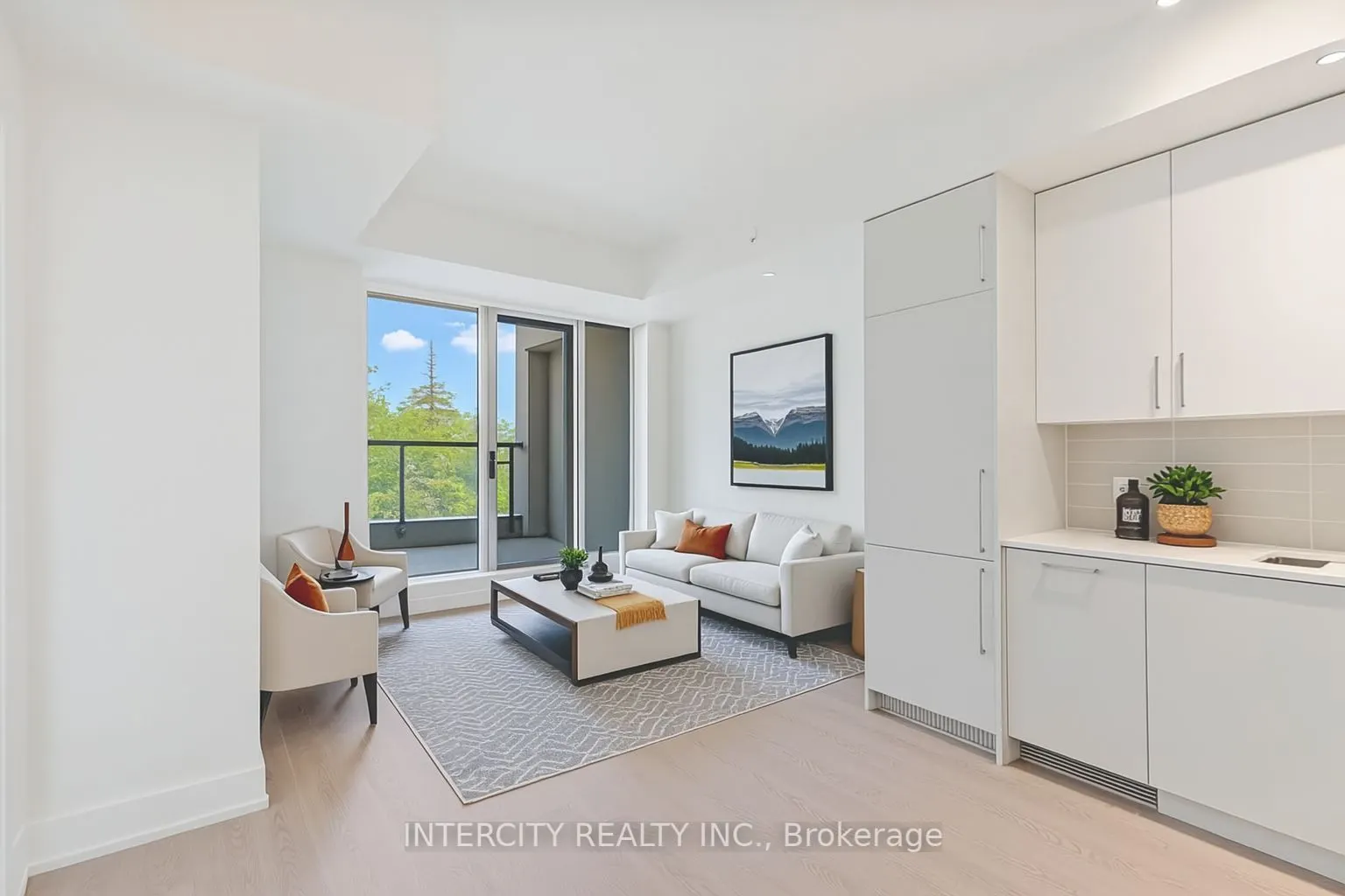 2075 King Road, #328