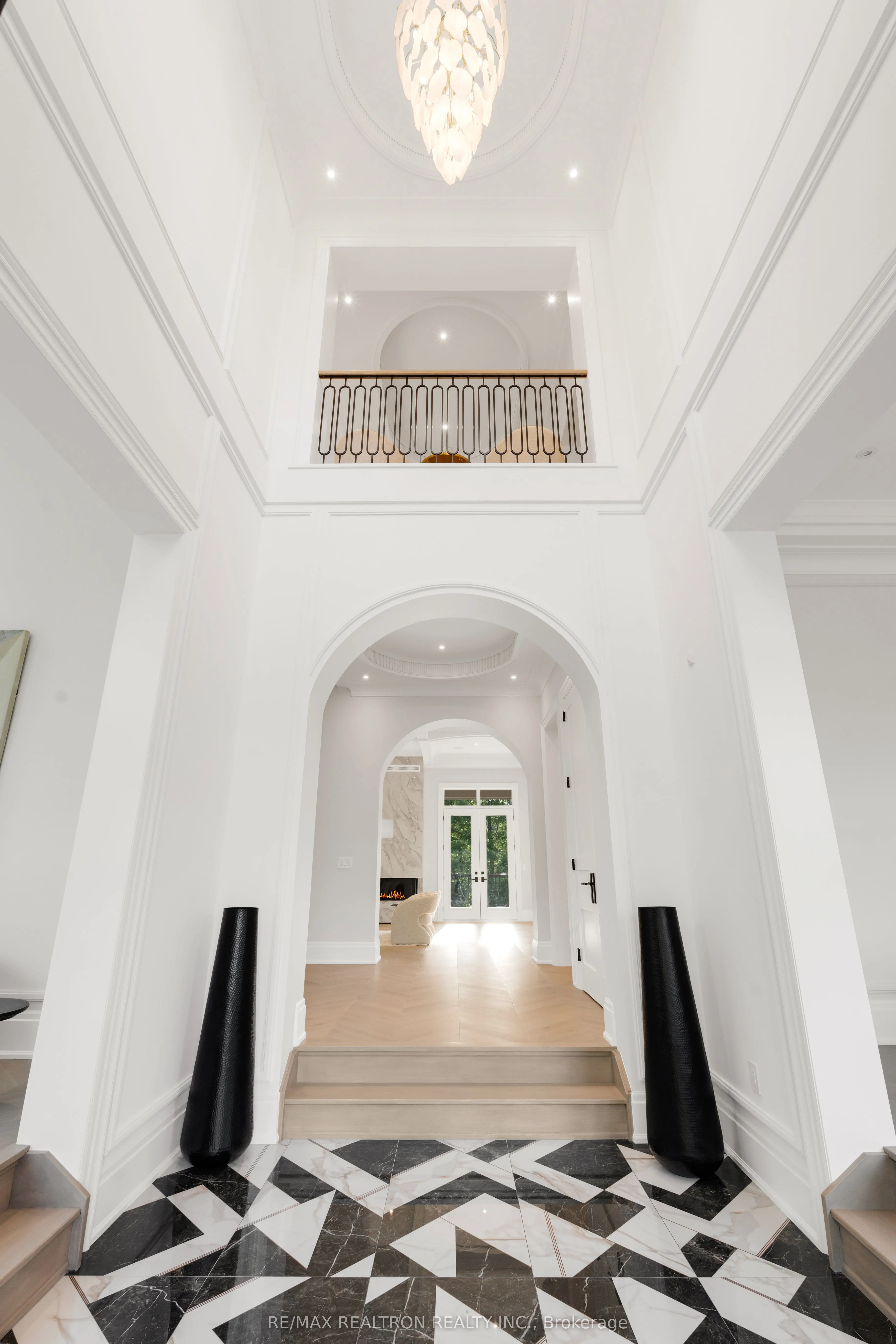 196 Kennedy Street W